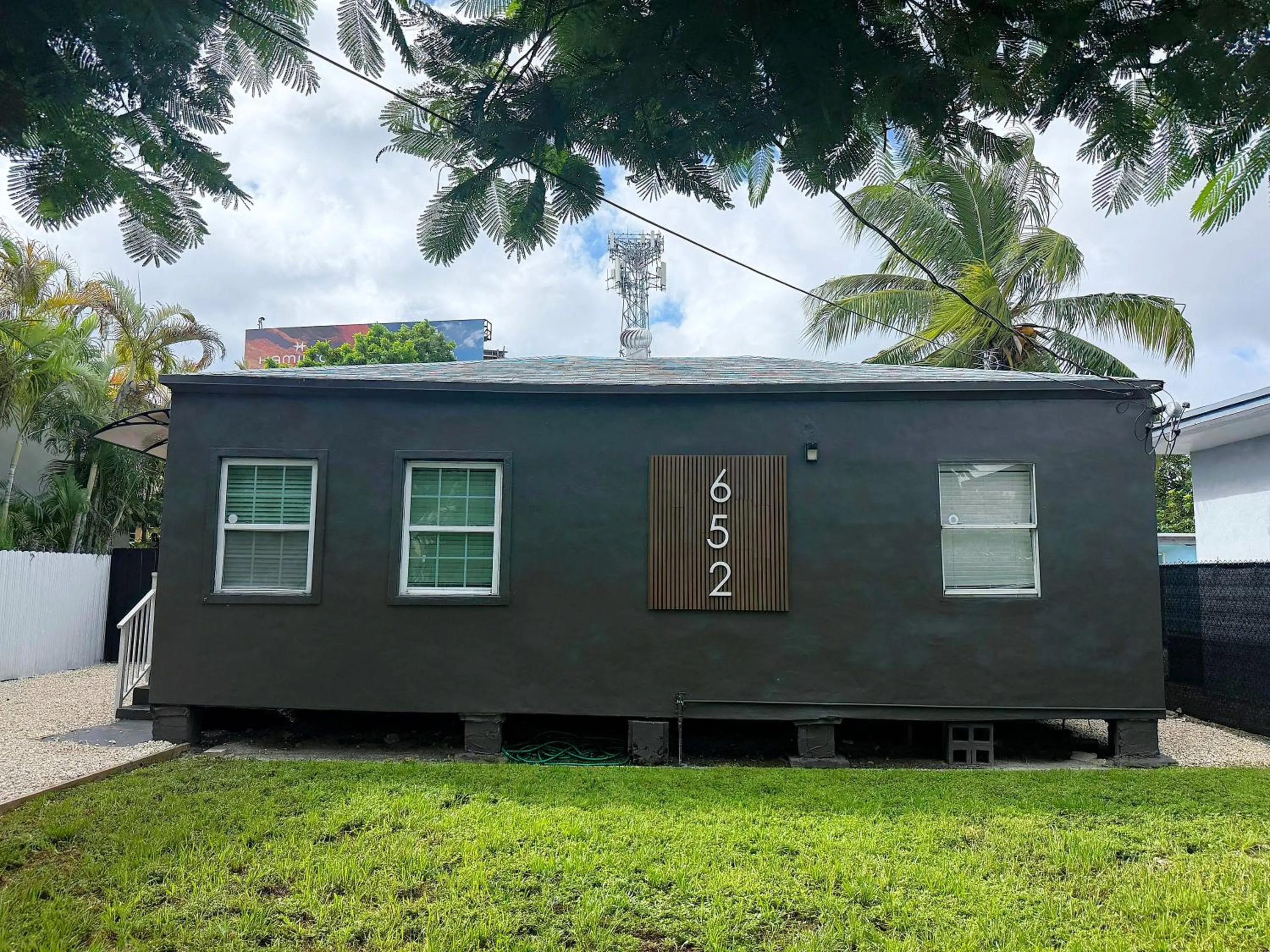 Property building in Wynwood Bungalows By Renzzi