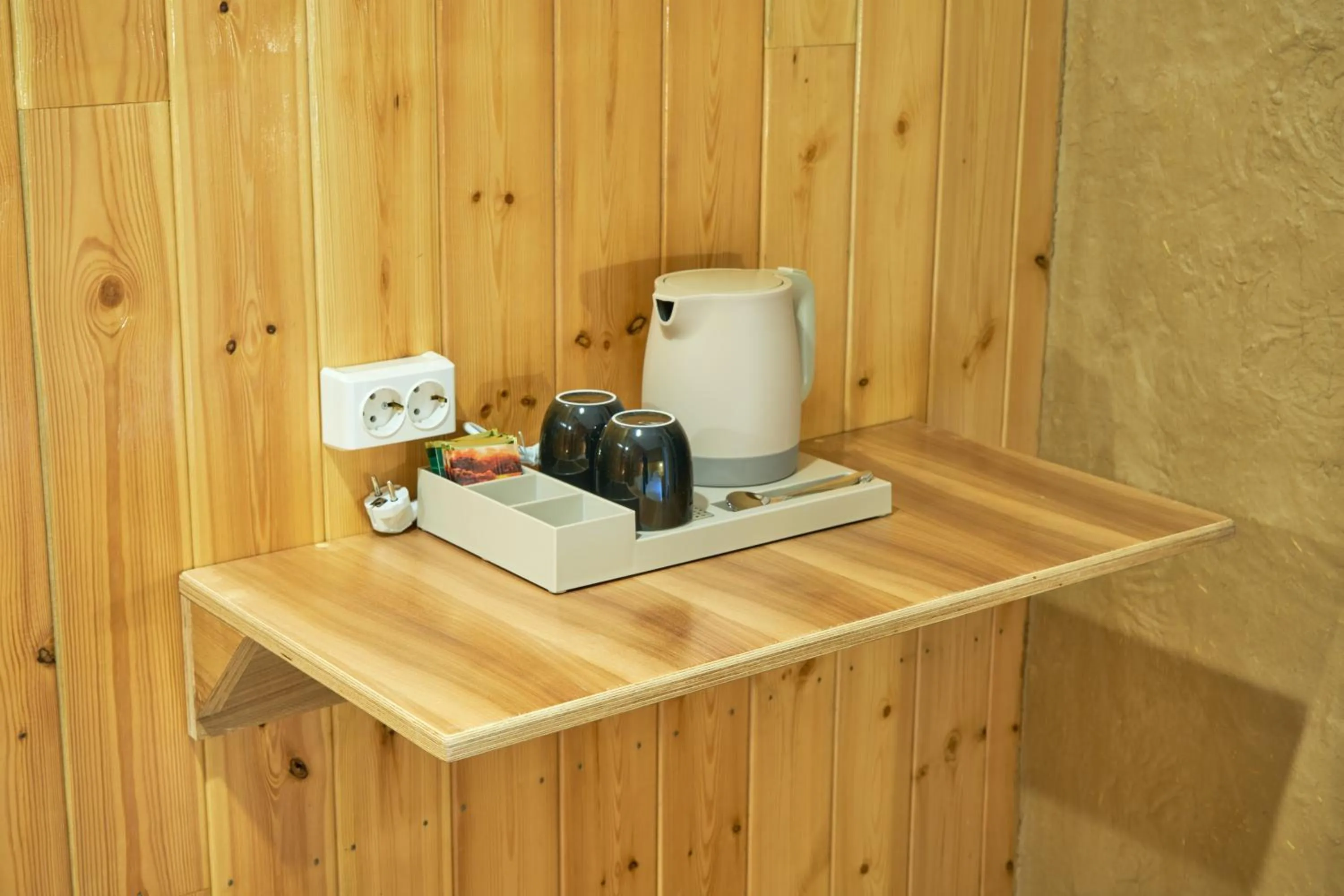 Coffee/tea facilities in Pristine Hotel