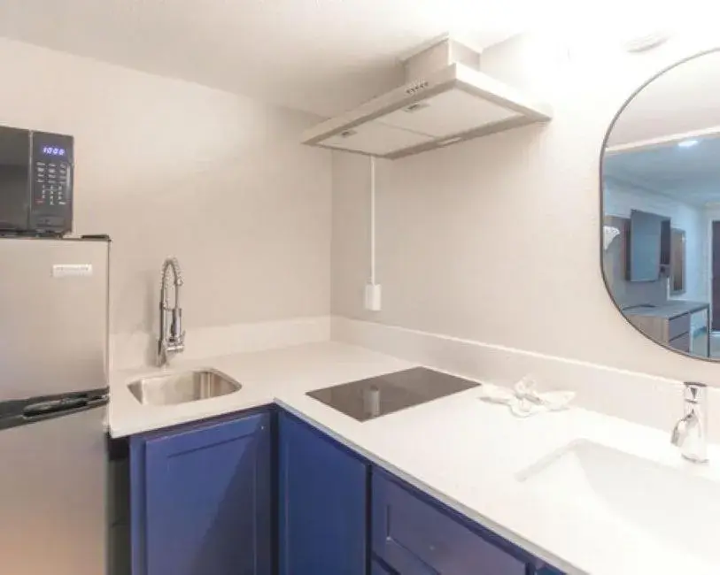 Deluxe Double Room in Economy Suites Extended Stay Deluxe Double Room in Economy Suites Extended Stay