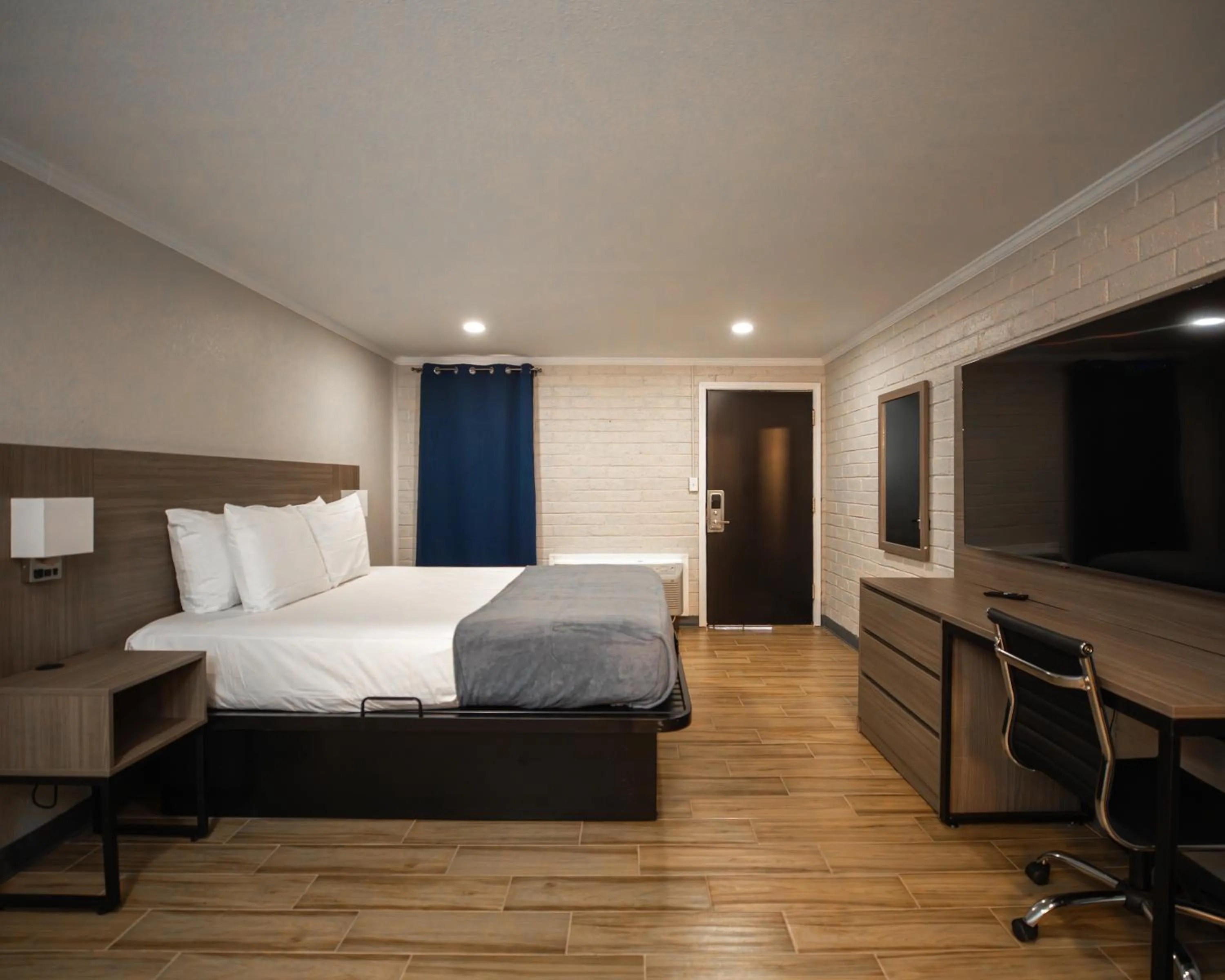 King Suite in Economy Suites Extended Stay