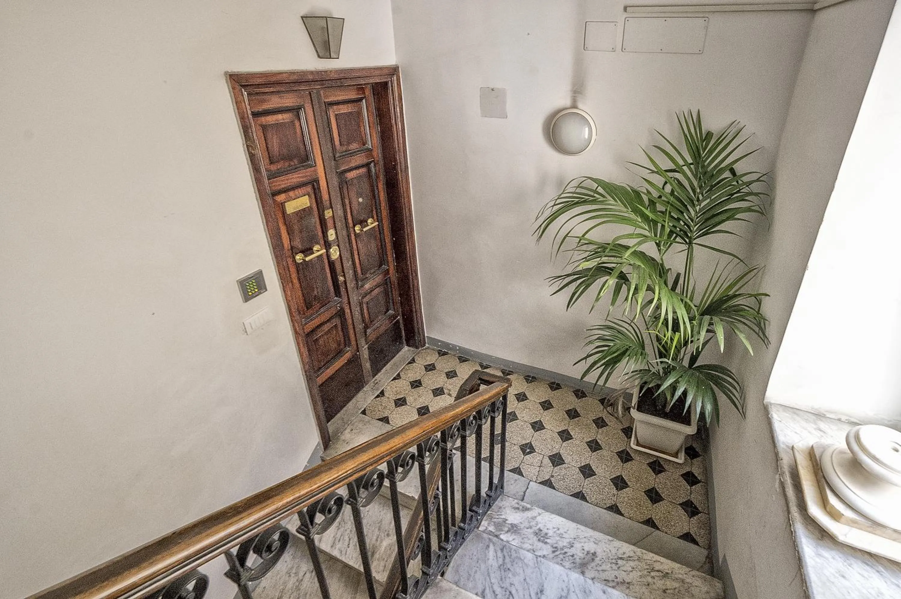 Other in Little Queen Relais