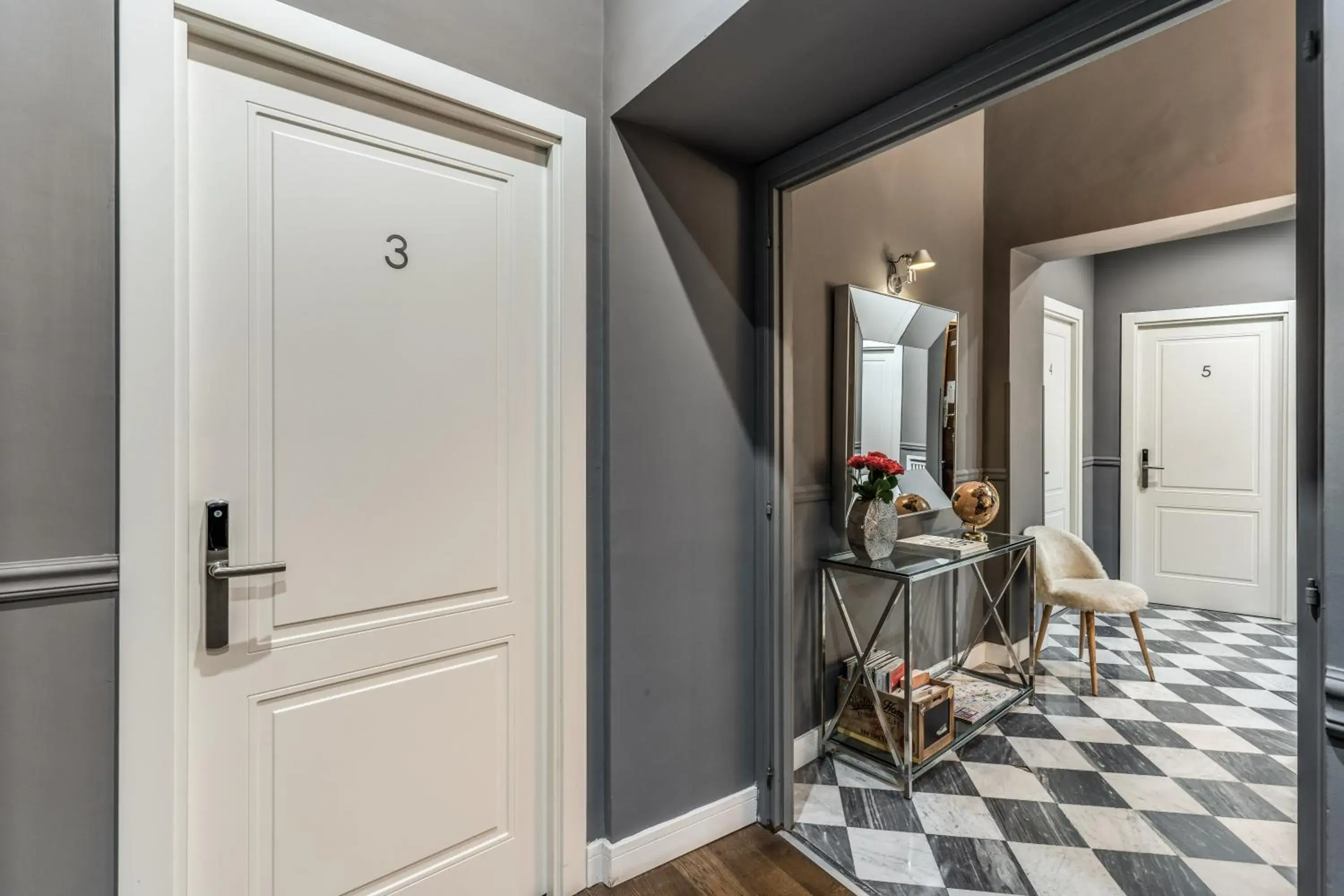 Facade/entrance in Little Queen Relais Facade/entrance in Little Queen Relais