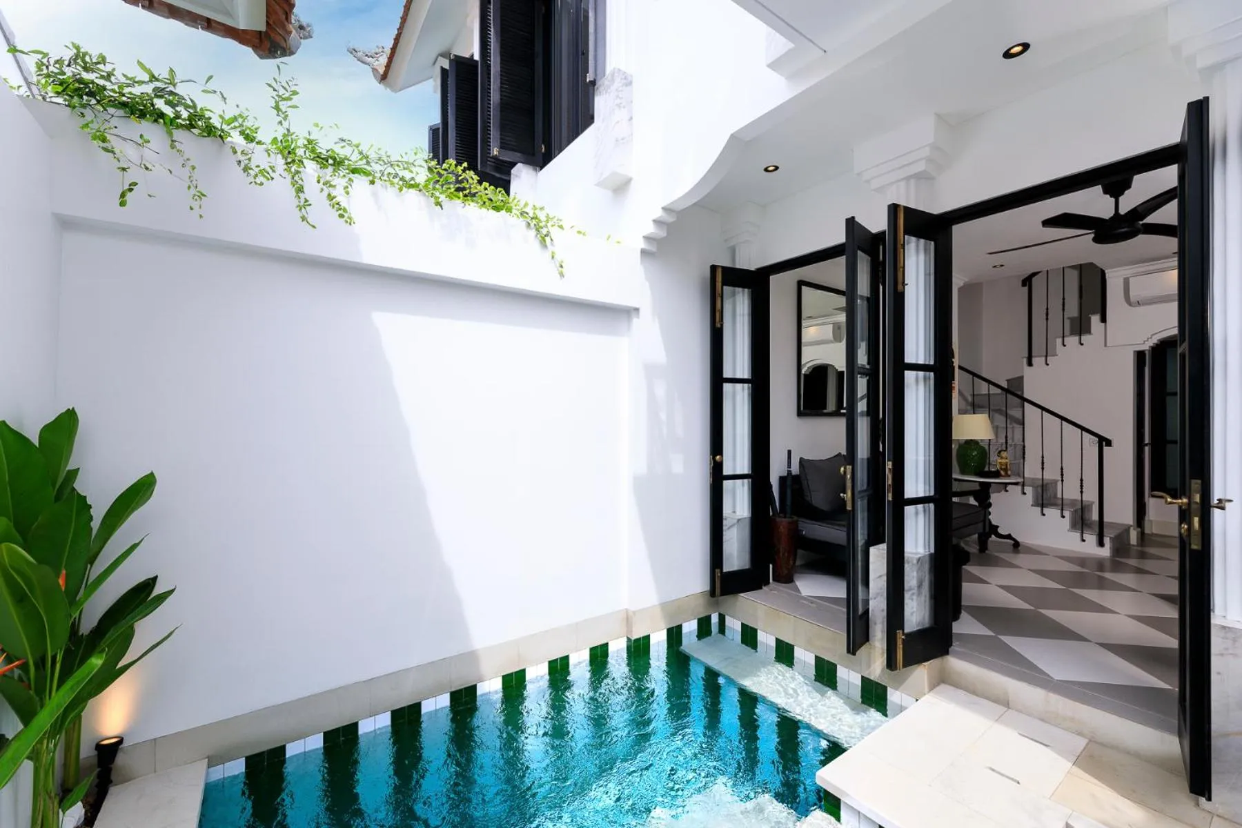 Facade/entrance in Martini Beachside Villa 6