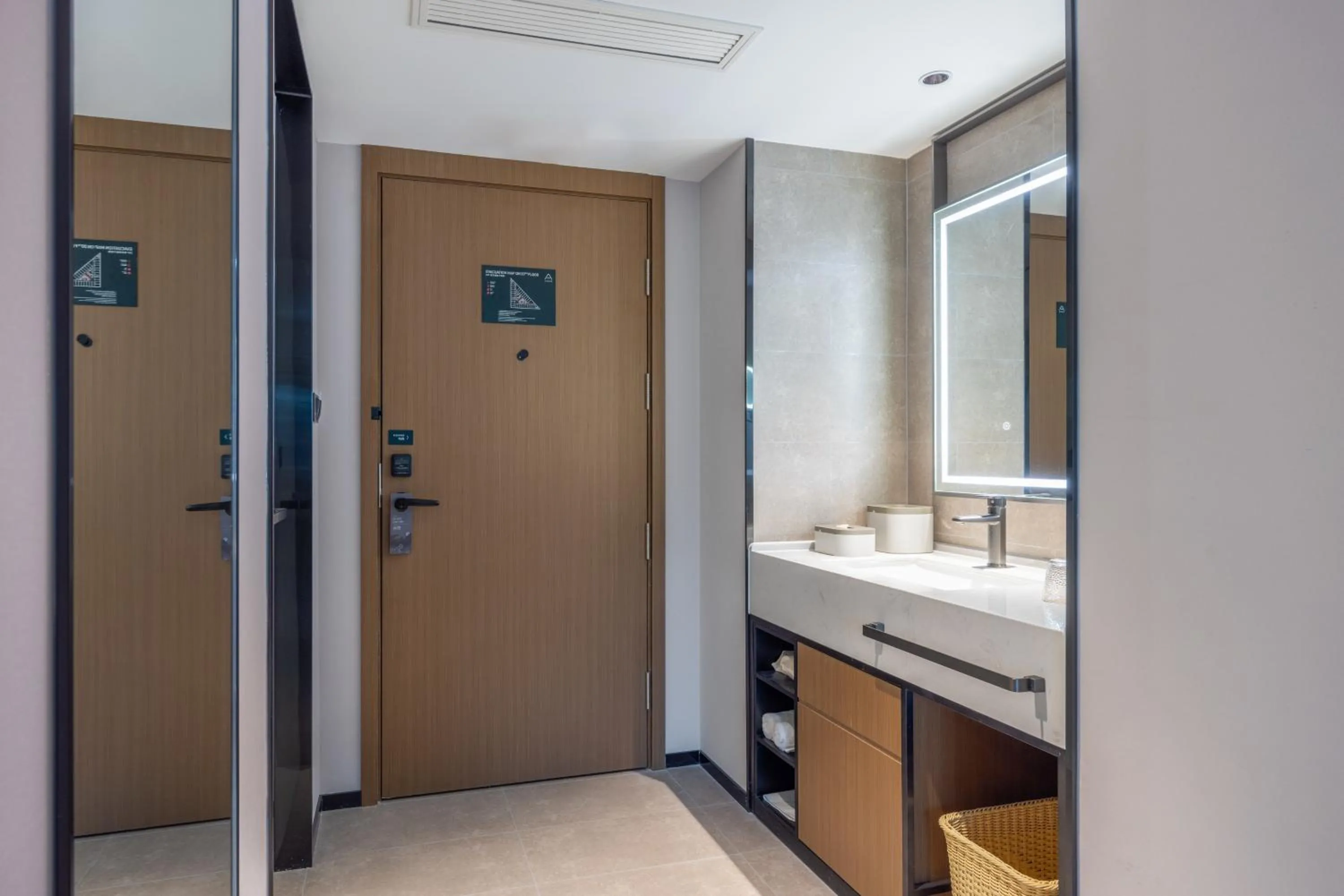 Atour Hotel Kunming Nanping Pedestrian Street Old Street