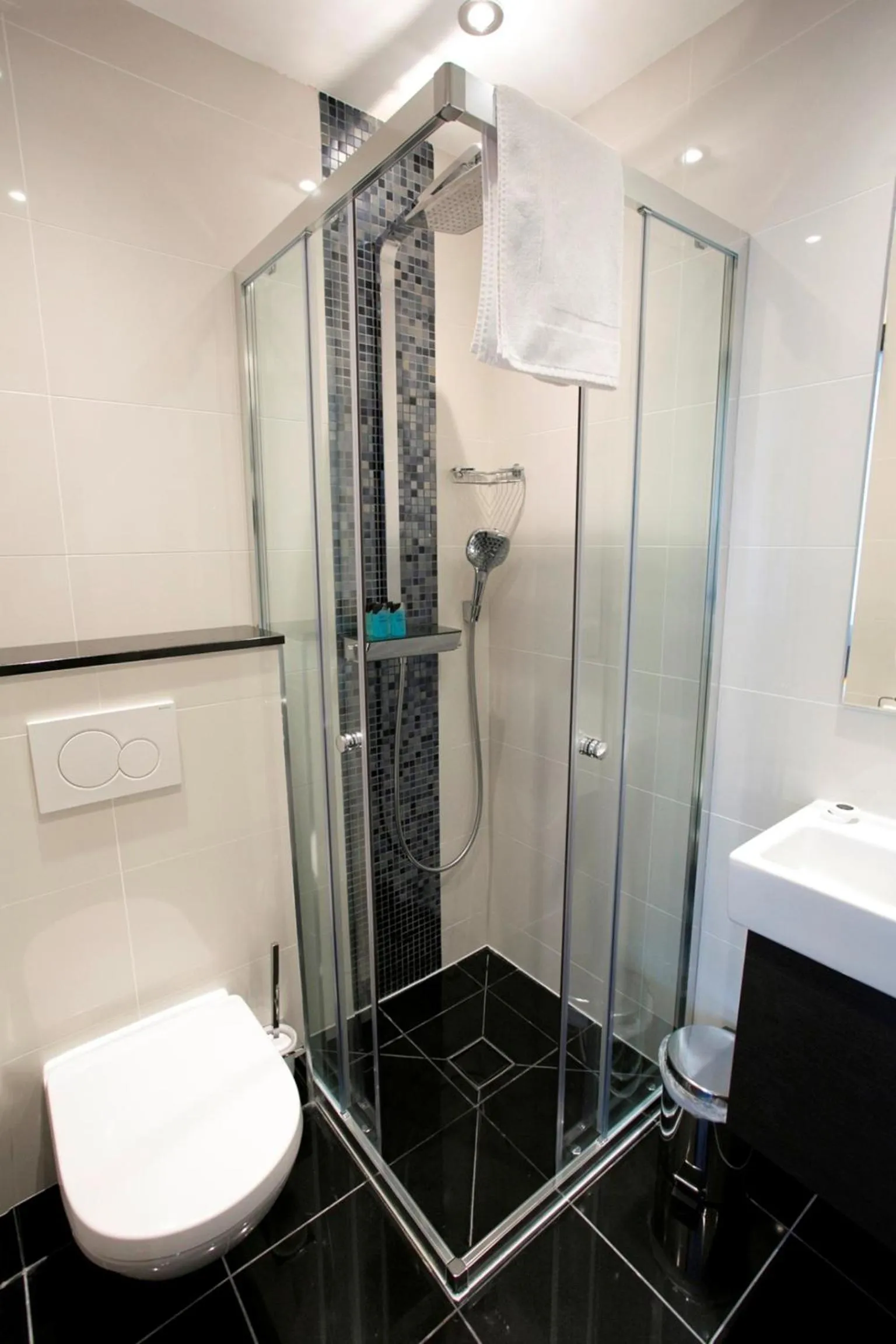 Bathroom in Great St Helen Hotel