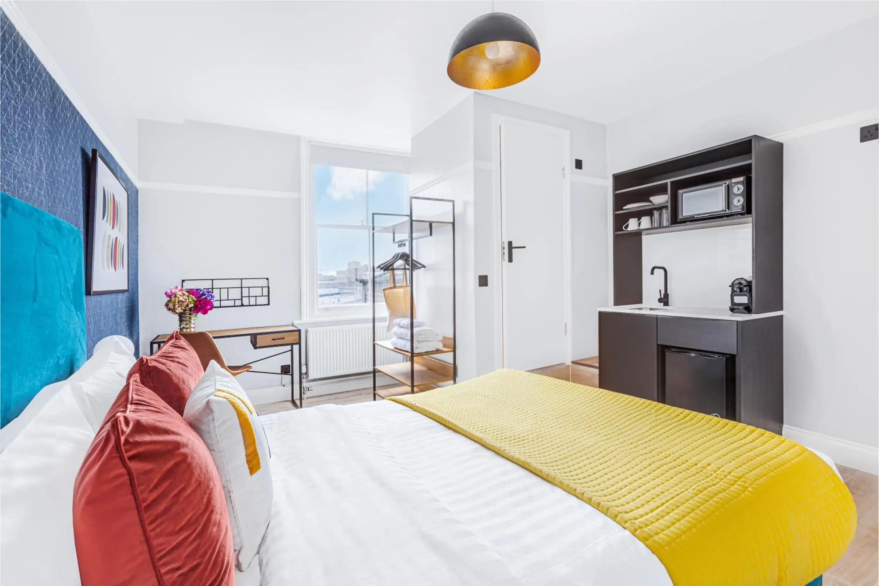 Compact Room with Kitchenette in Bob W London Earl's Court - Philbeach Gardens Compact Room with Kitchenette in Bob W London Earl's Court - Philbeach Gardens