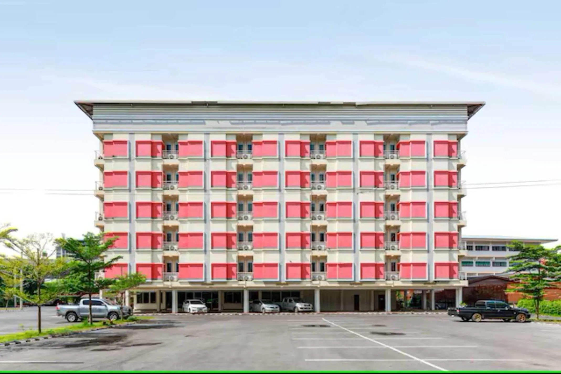 Facade/entrance in Dancenter VResotel