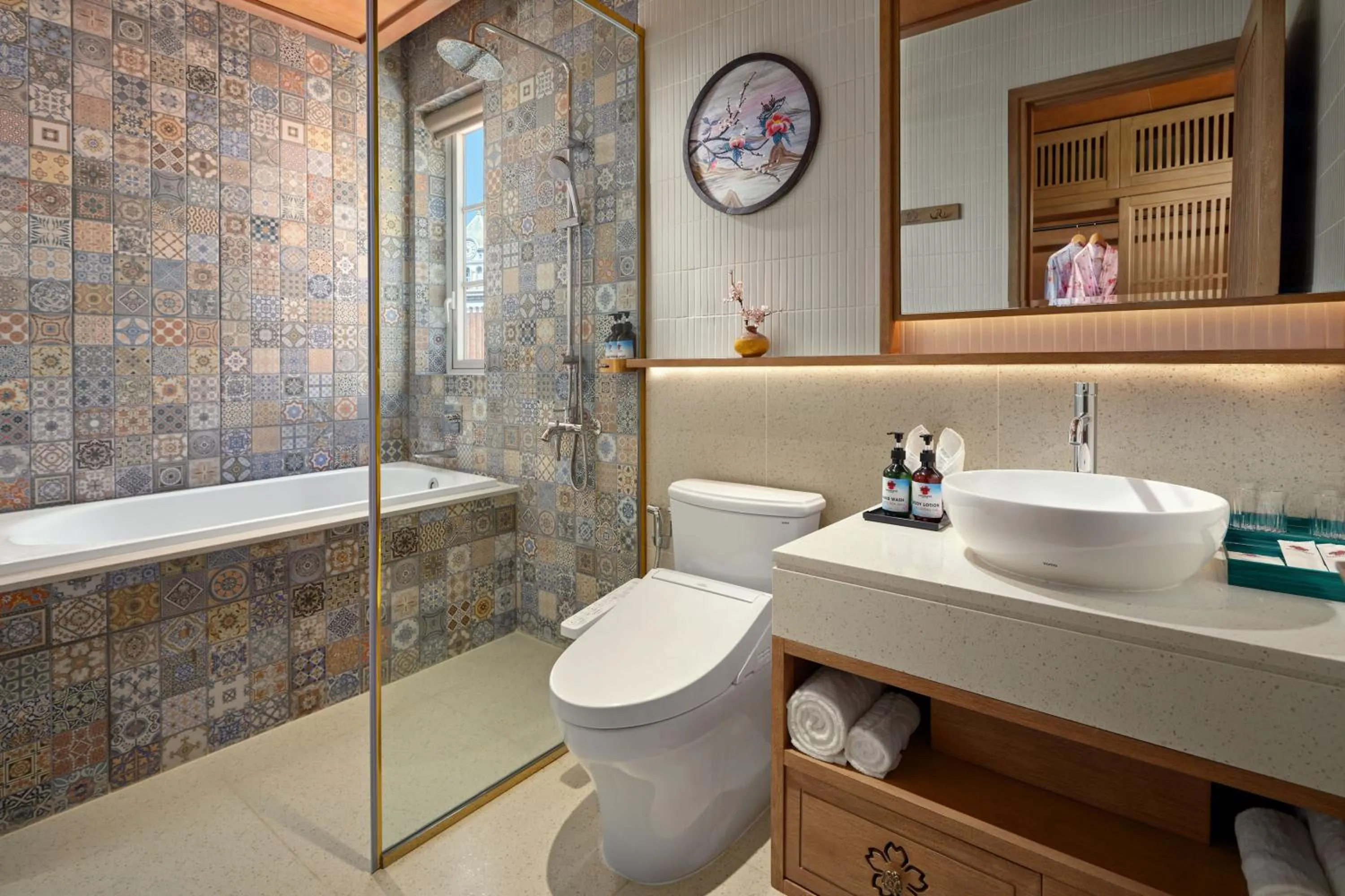 Shower in Sakurakyo Hotel & Spa Phu Quoc