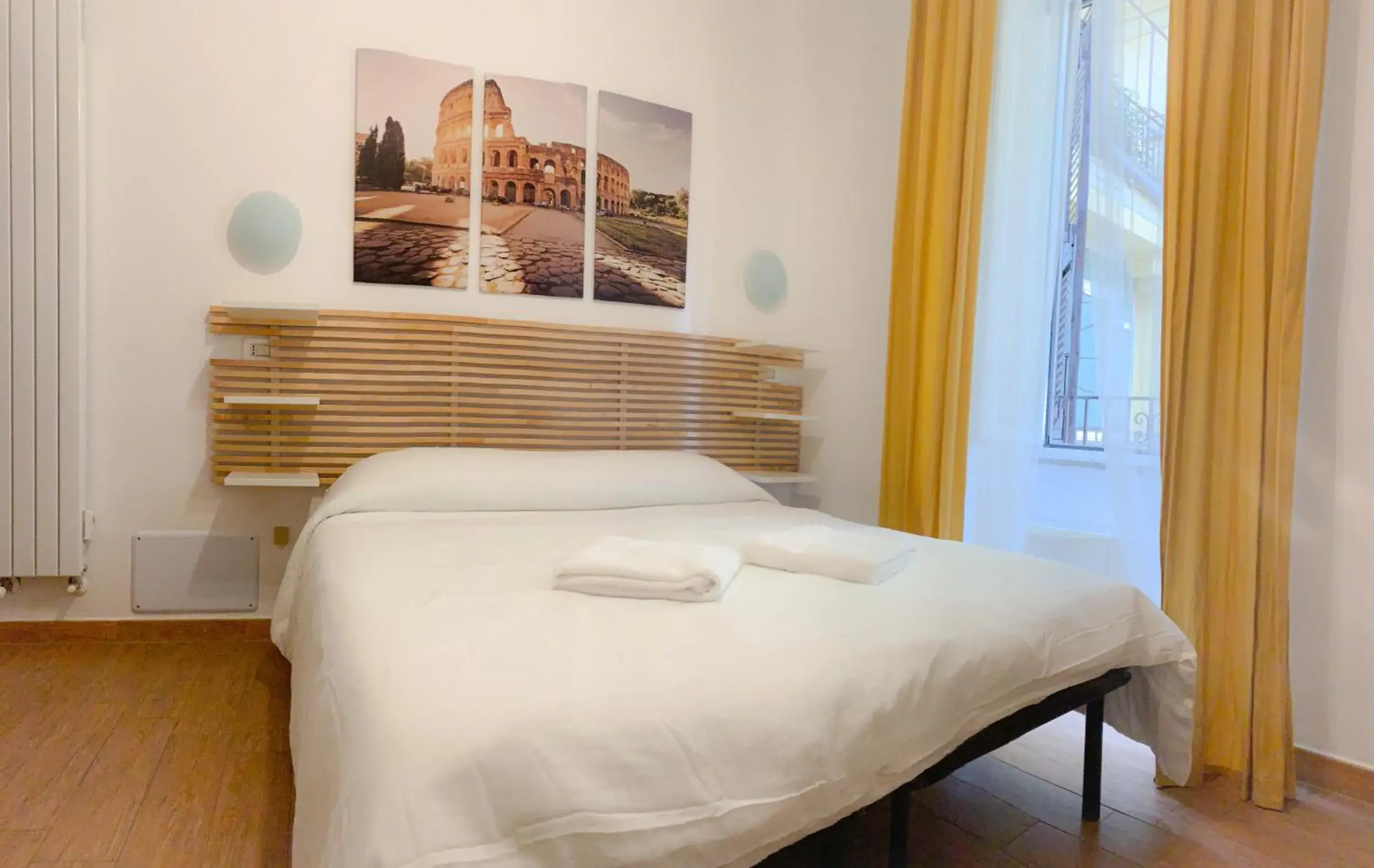 Double Room with Private External Bathroom in B&B Mazzini Double Room with Private External Bathroom in B&B Mazzini