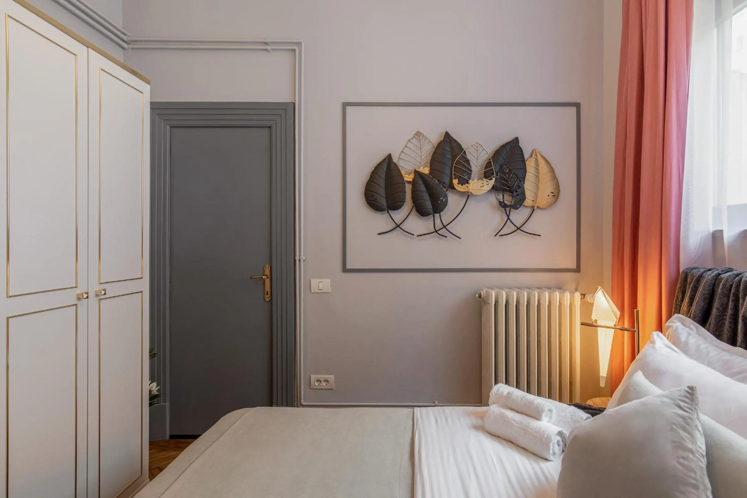 Bed in The Great Gatsby