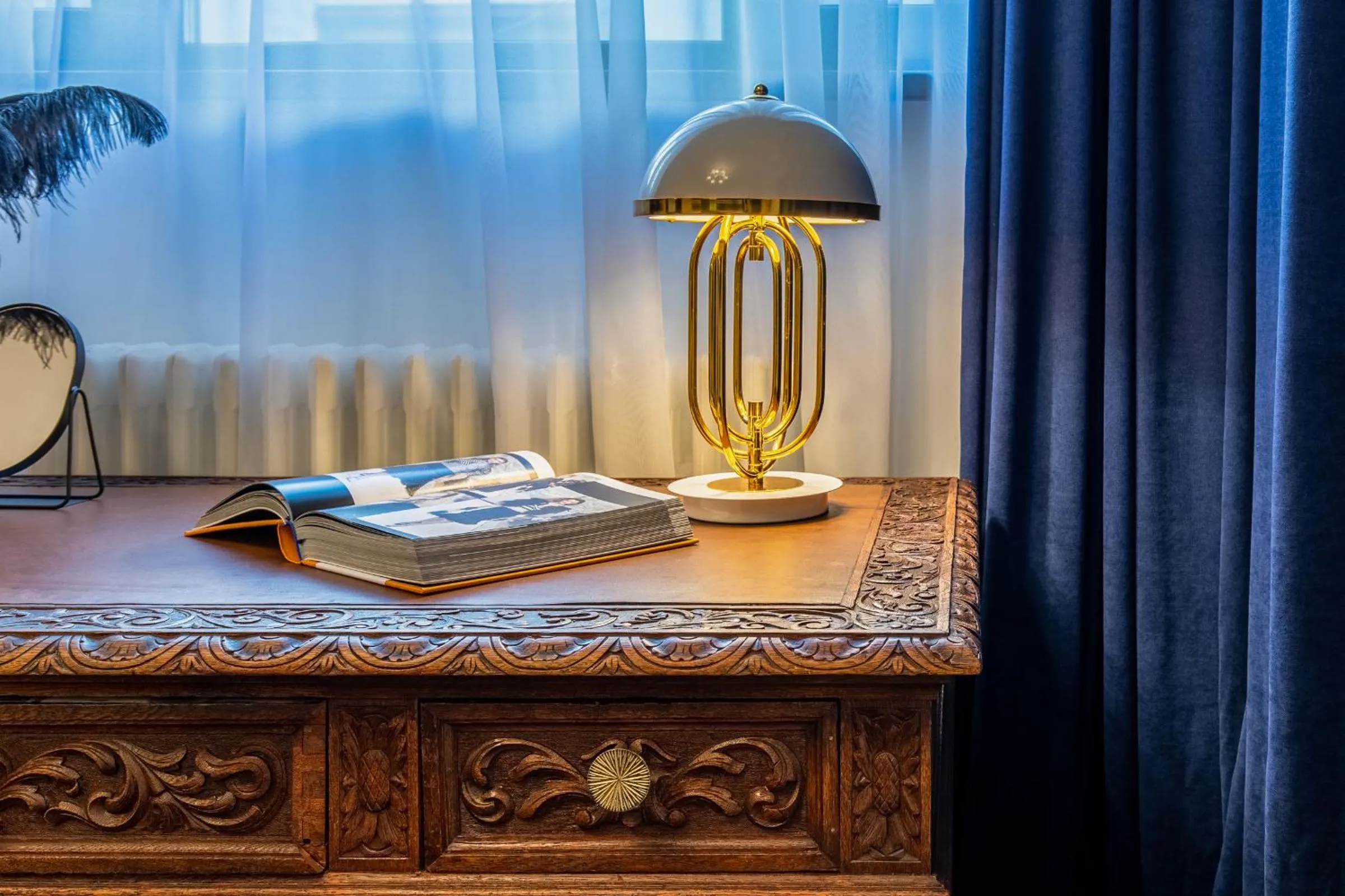 Decorative detail in The Great Gatsby