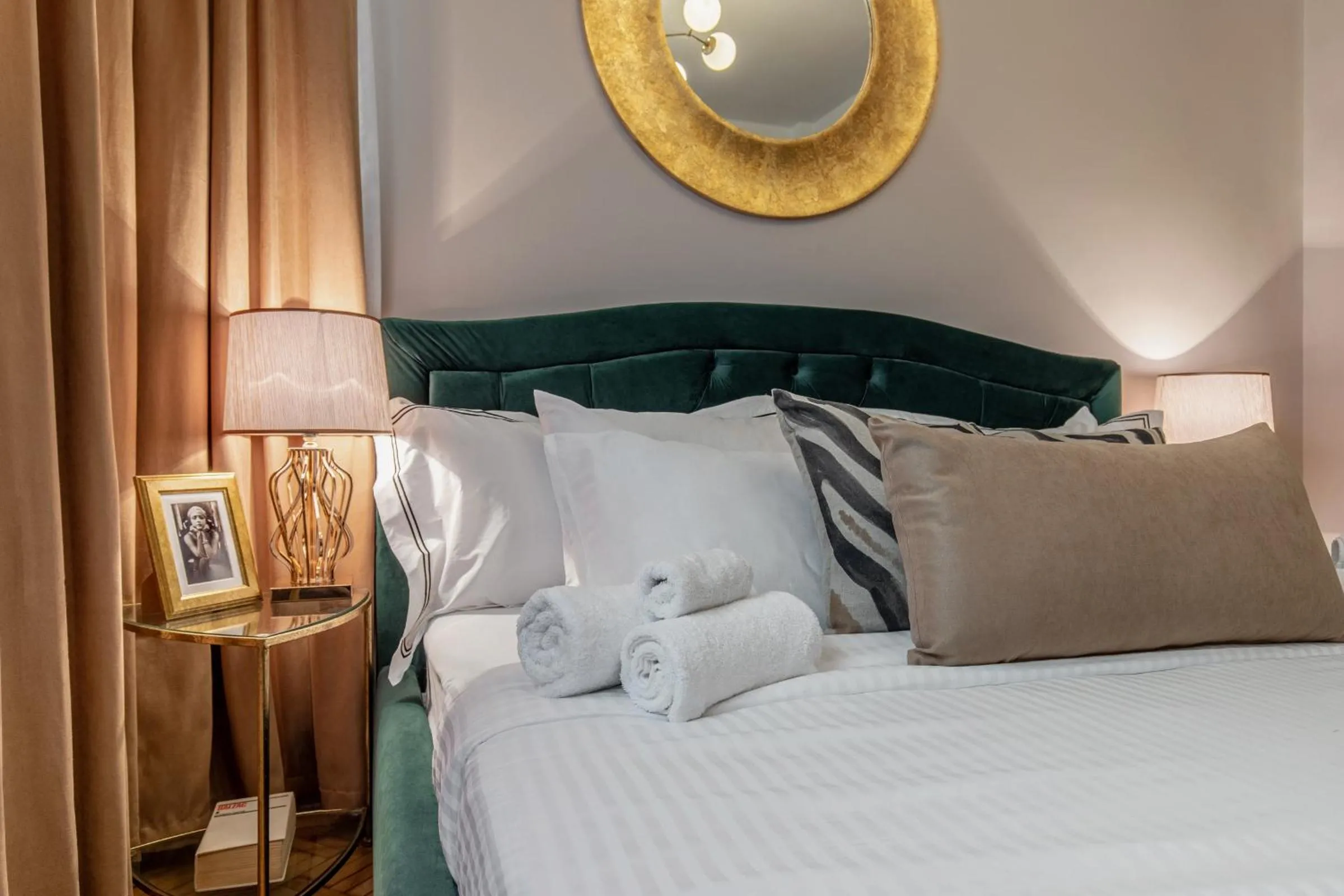 Bed in The Great Gatsby