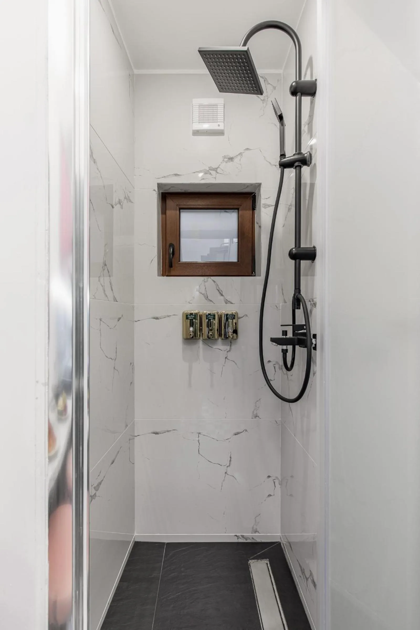 Shower in The Great Gatsby