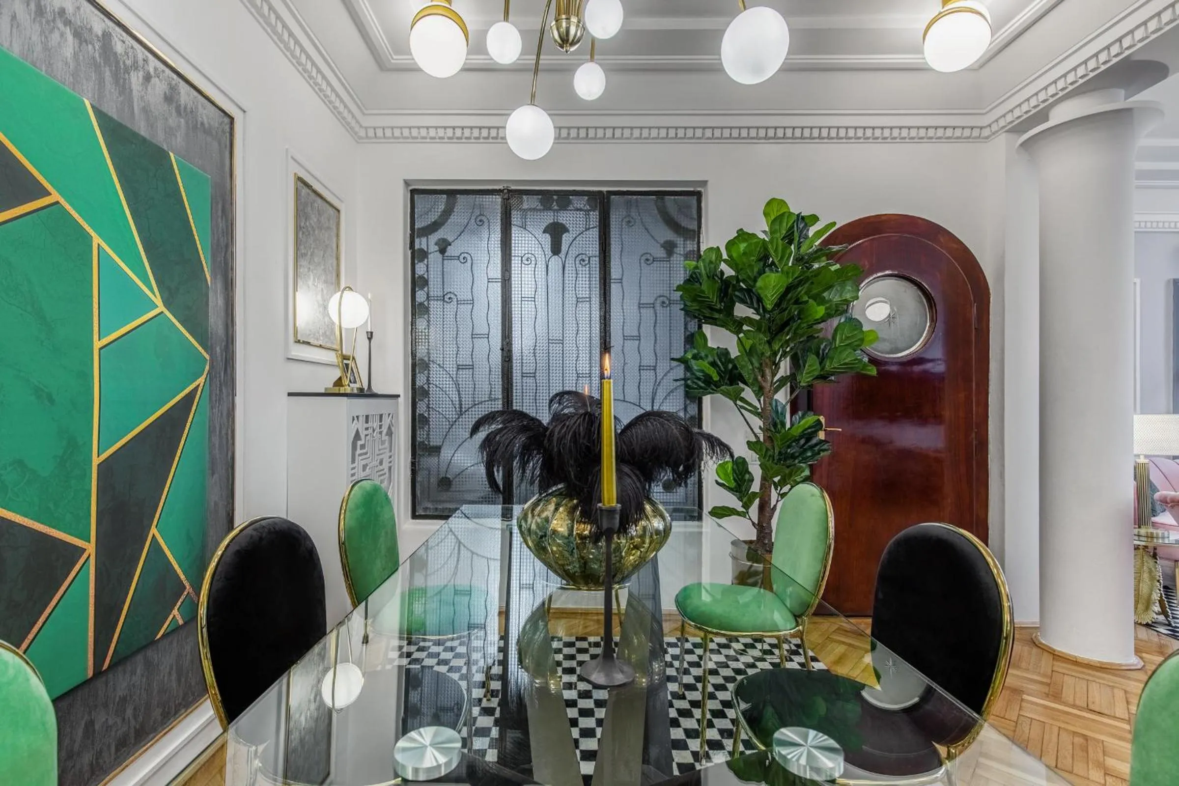 Dining area in The Great Gatsby