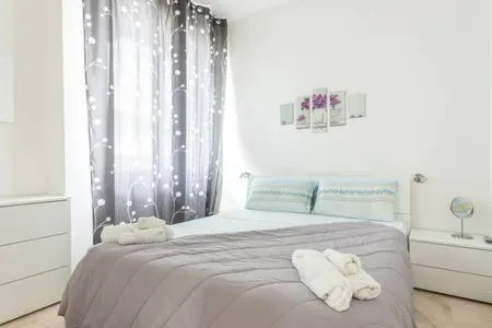 Photo of the whole room, Bed in ITALIA GUESTHOUSe