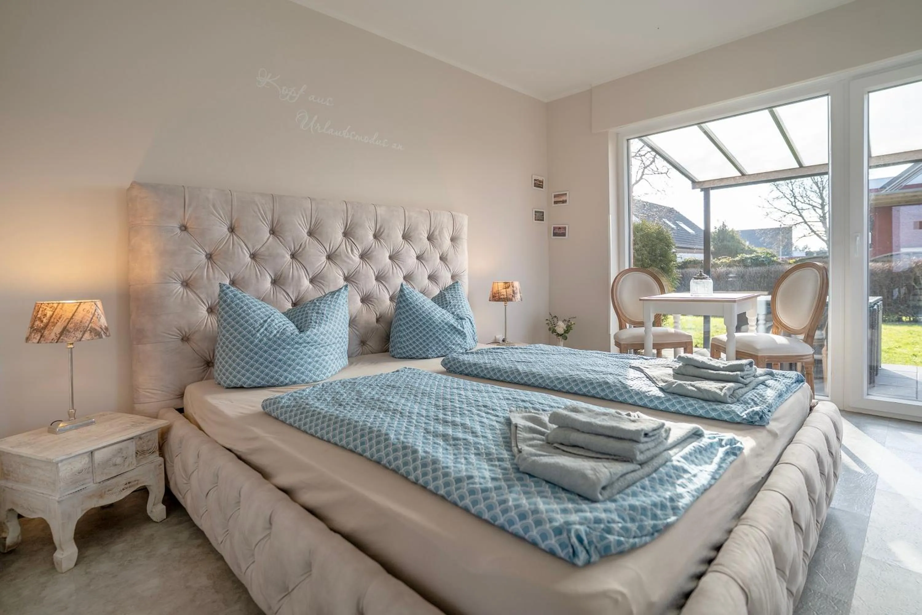 Living room, Bed in Haus Ostfriesland