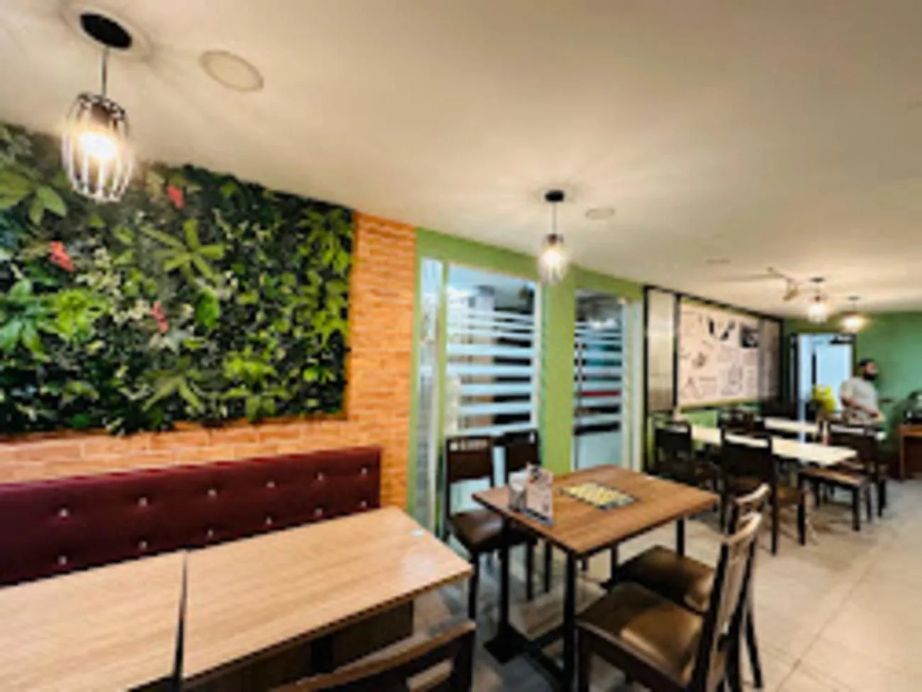 Restaurant/places to eat in Xpeed Holiday Hotel