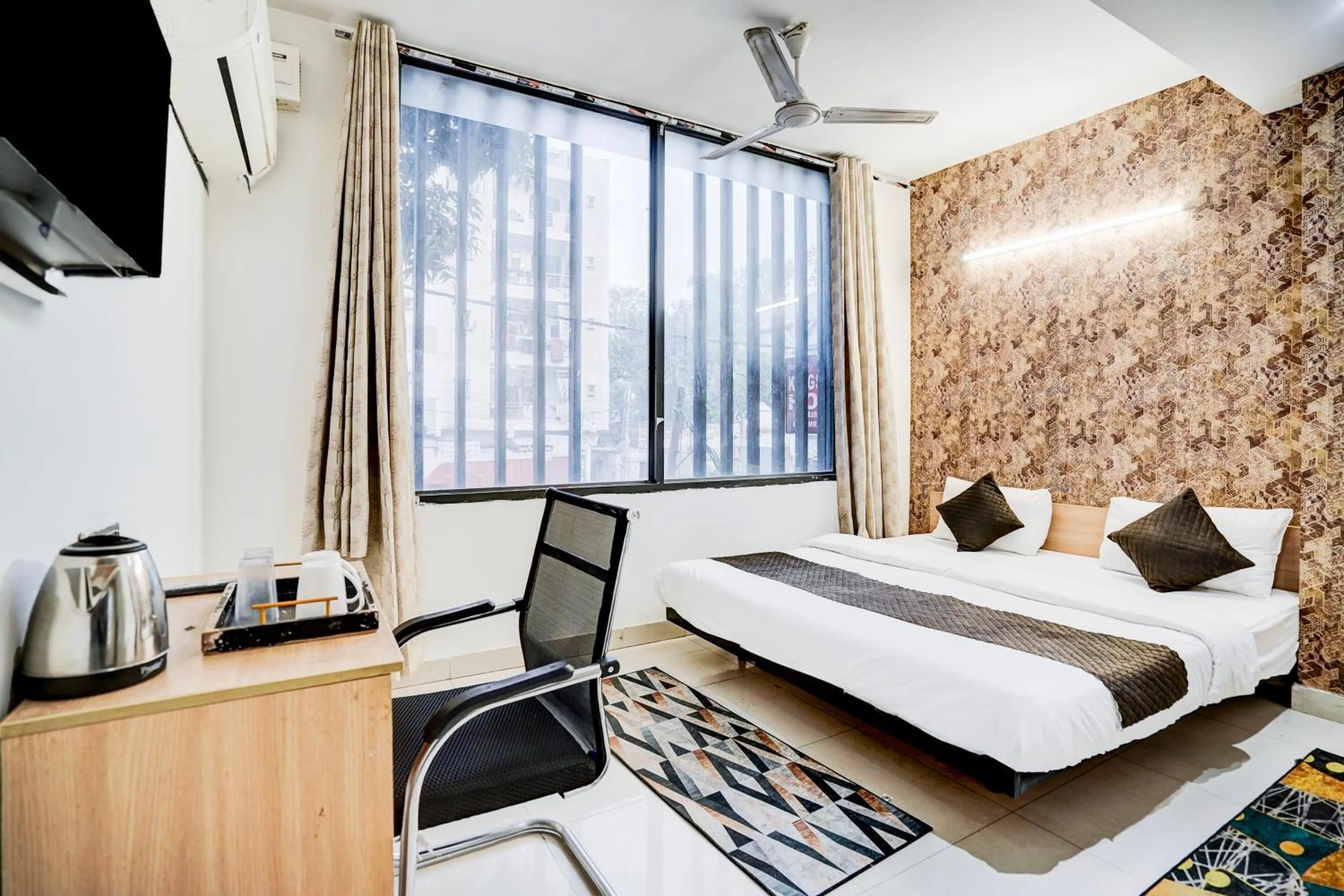 Kings Court Hotel Pitampura