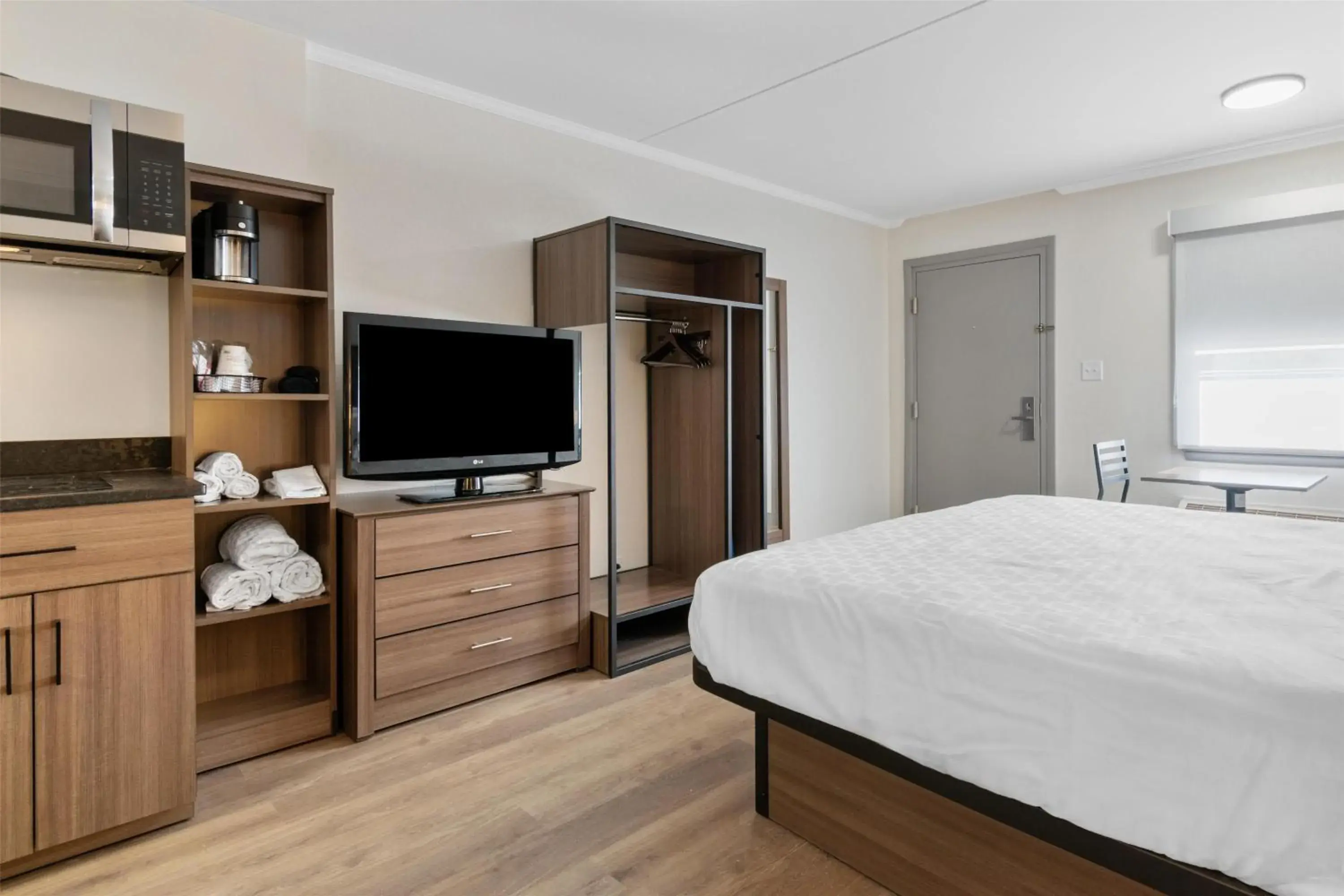 King Room with Kitchenette and Dining Area - Non-Smoking/Second Floor in SureStay Studio by Best Western Paradise Lancaster County King Room with Kitchenette and Dining Area - Non-Smoking/Second Floor in SureStay Studio by Best Western Paradise Lancaster County