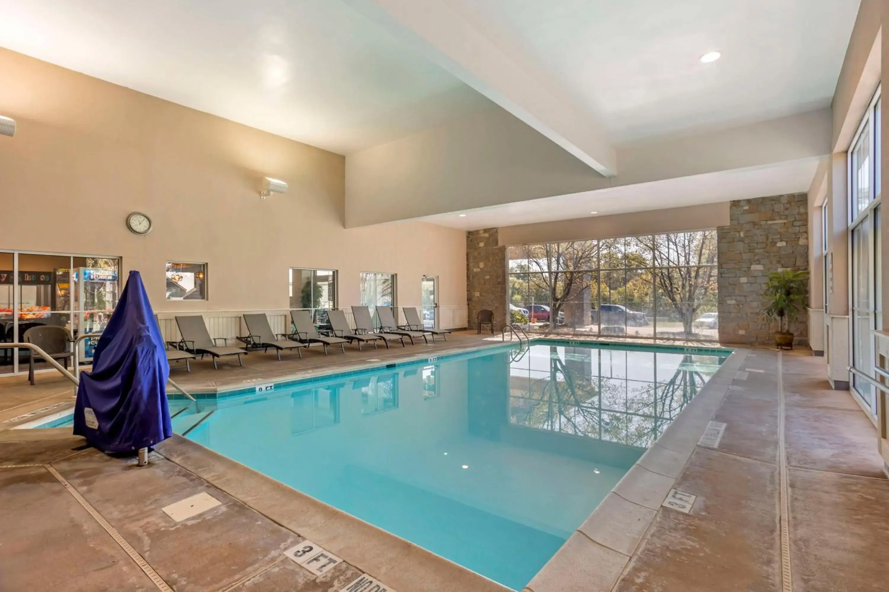 Pool view in SureStay Studio by Best Western Paradise Lancaster County Pool view in SureStay Studio by Best Western Paradise Lancaster County