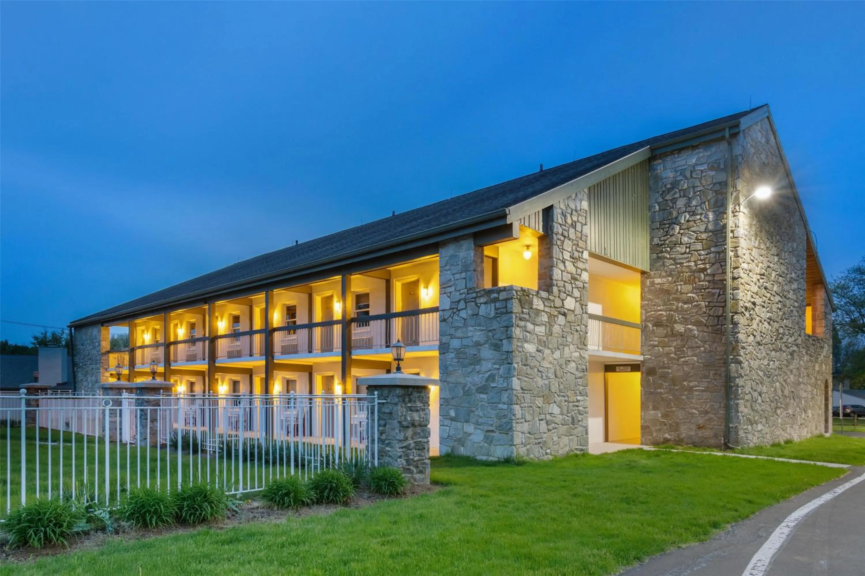 Property building in SureStay Studio by Best Western Paradise Lancaster County