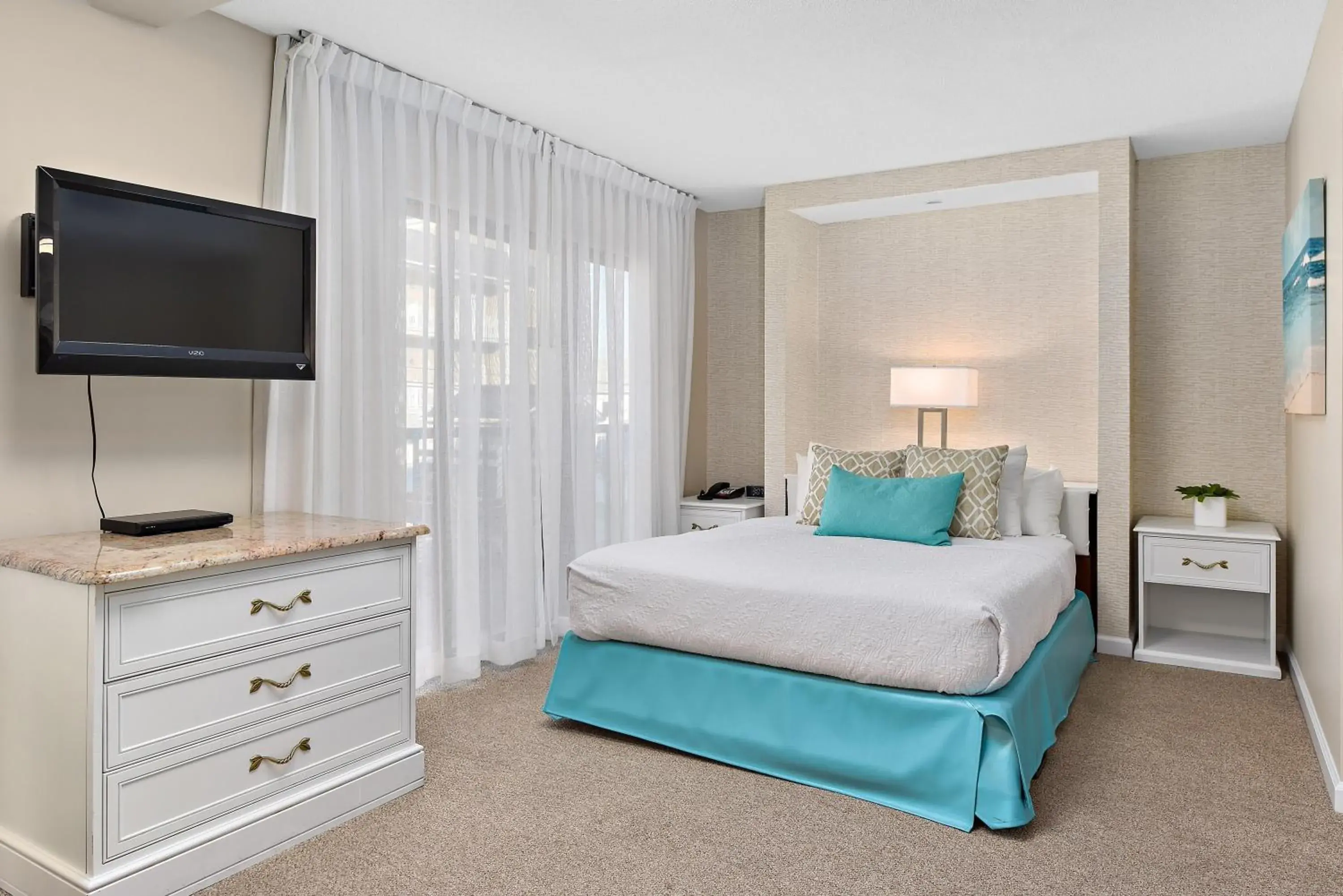 Queen Studio - Disability Access in Brighton Suites Hotel Queen Studio - Disability Access in Brighton Suites Hotel