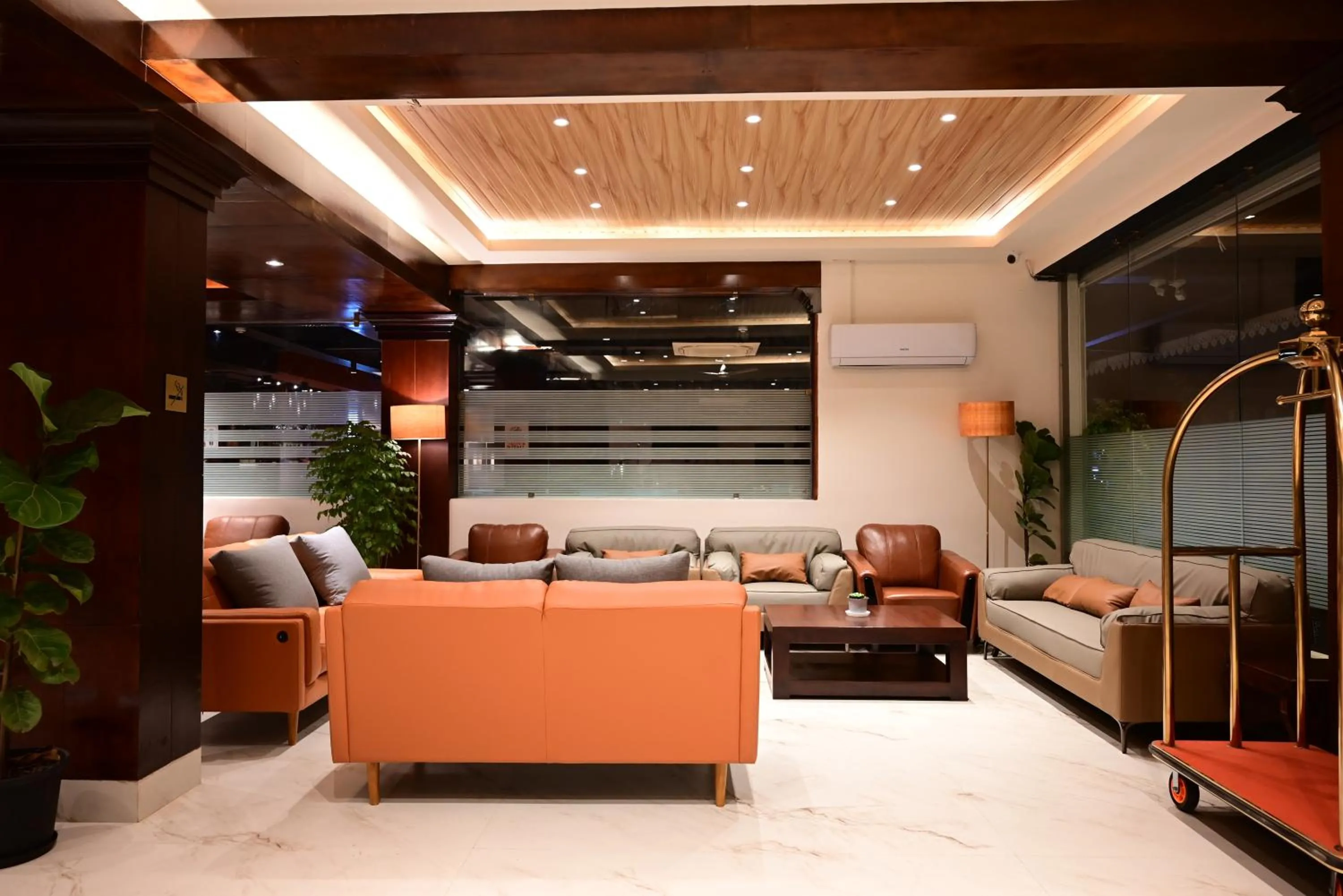Seating area in Clarion Hotel De Renees Gangtok