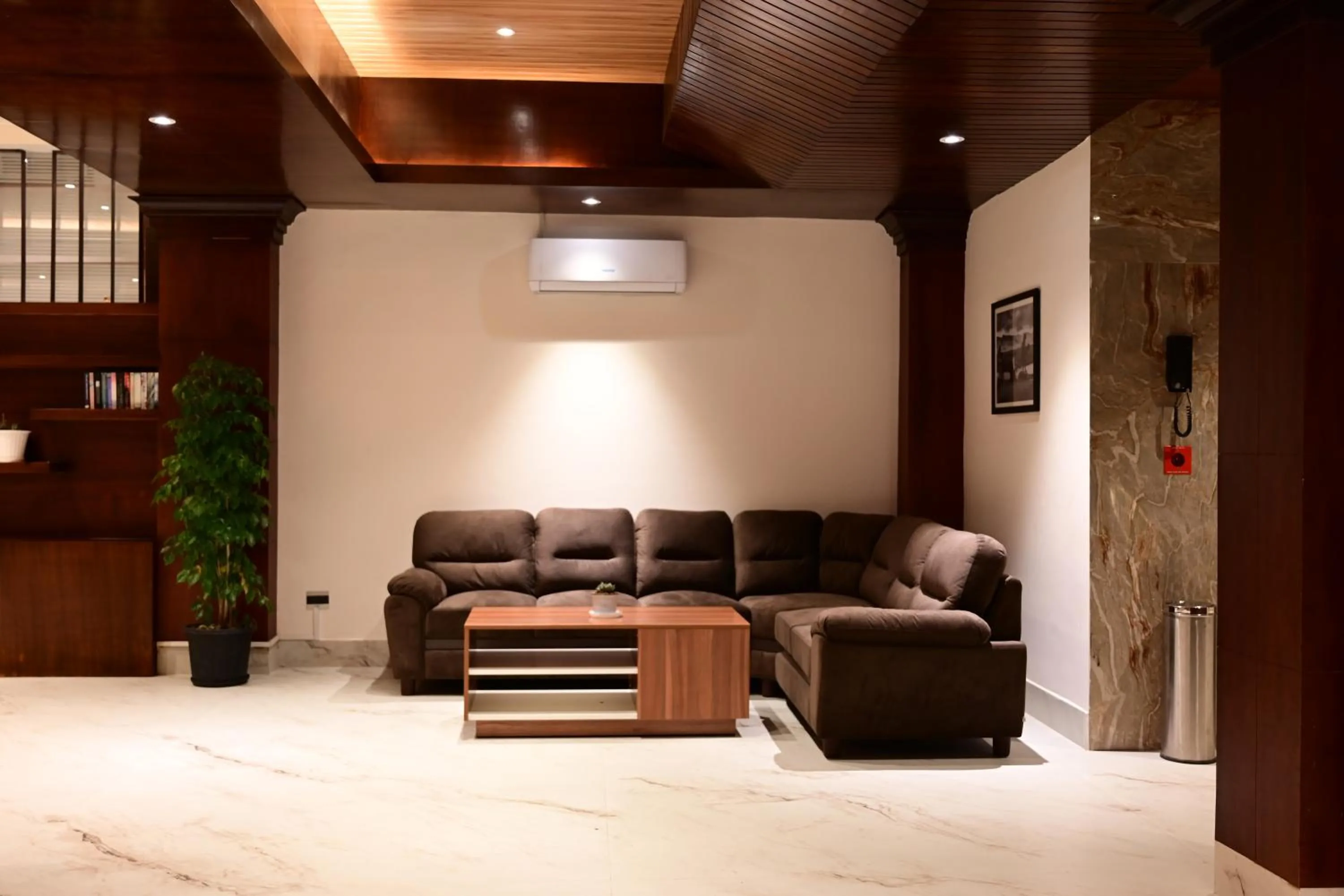 Seating area in Clarion Hotel De Renees Gangtok