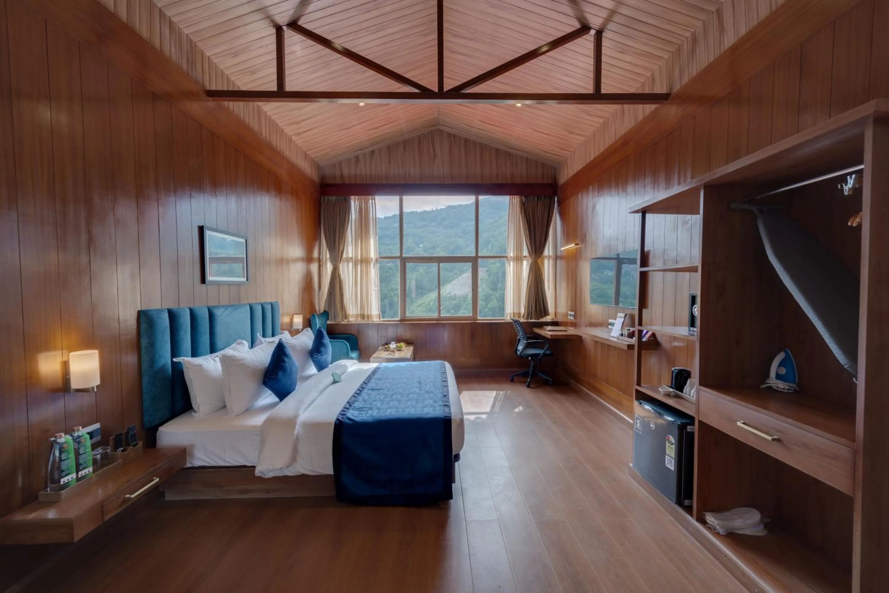 Bed in Clarion Hotel De Renees Gangtok