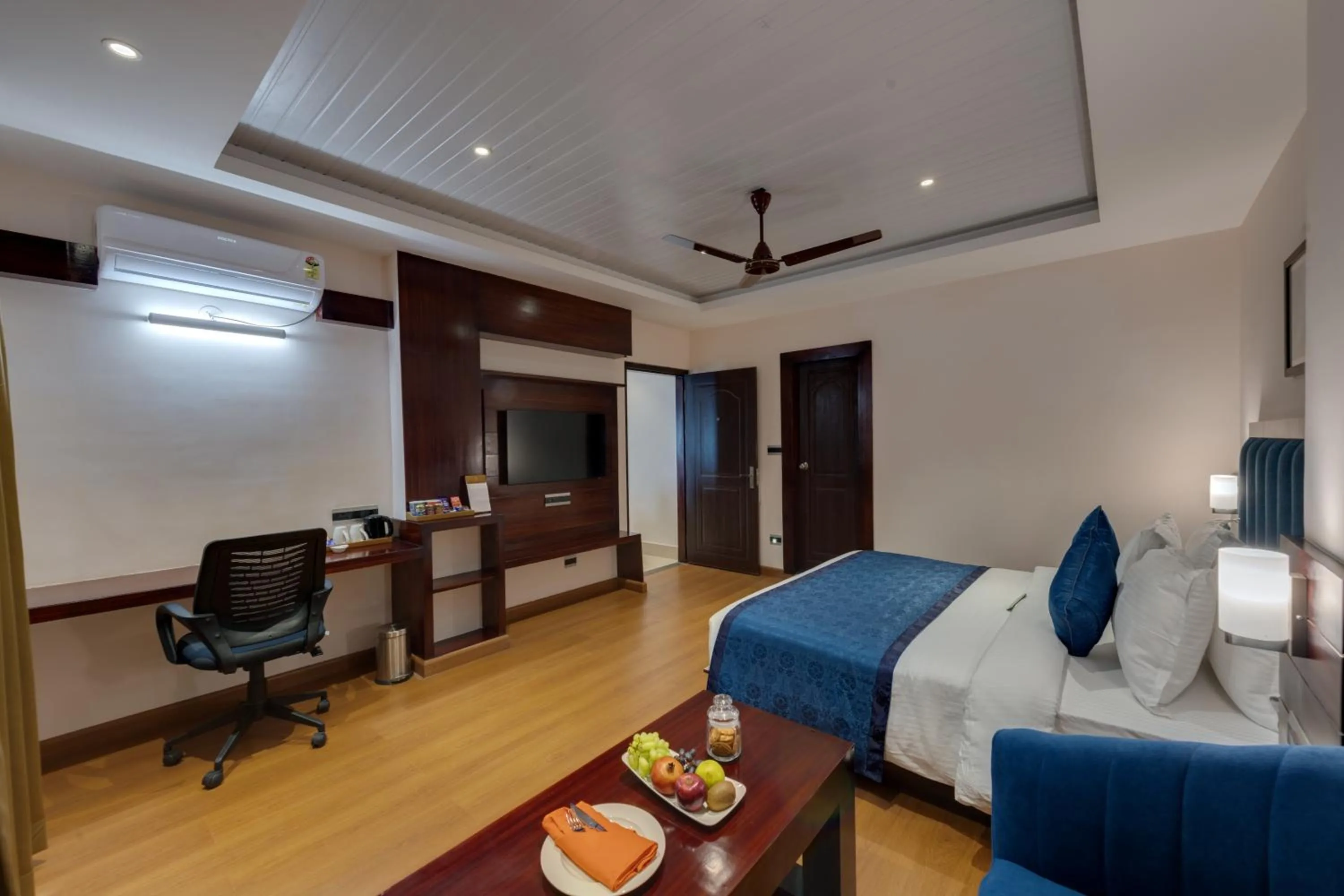 Photo of the whole room, Bed in Clarion Hotel De Renees Gangtok