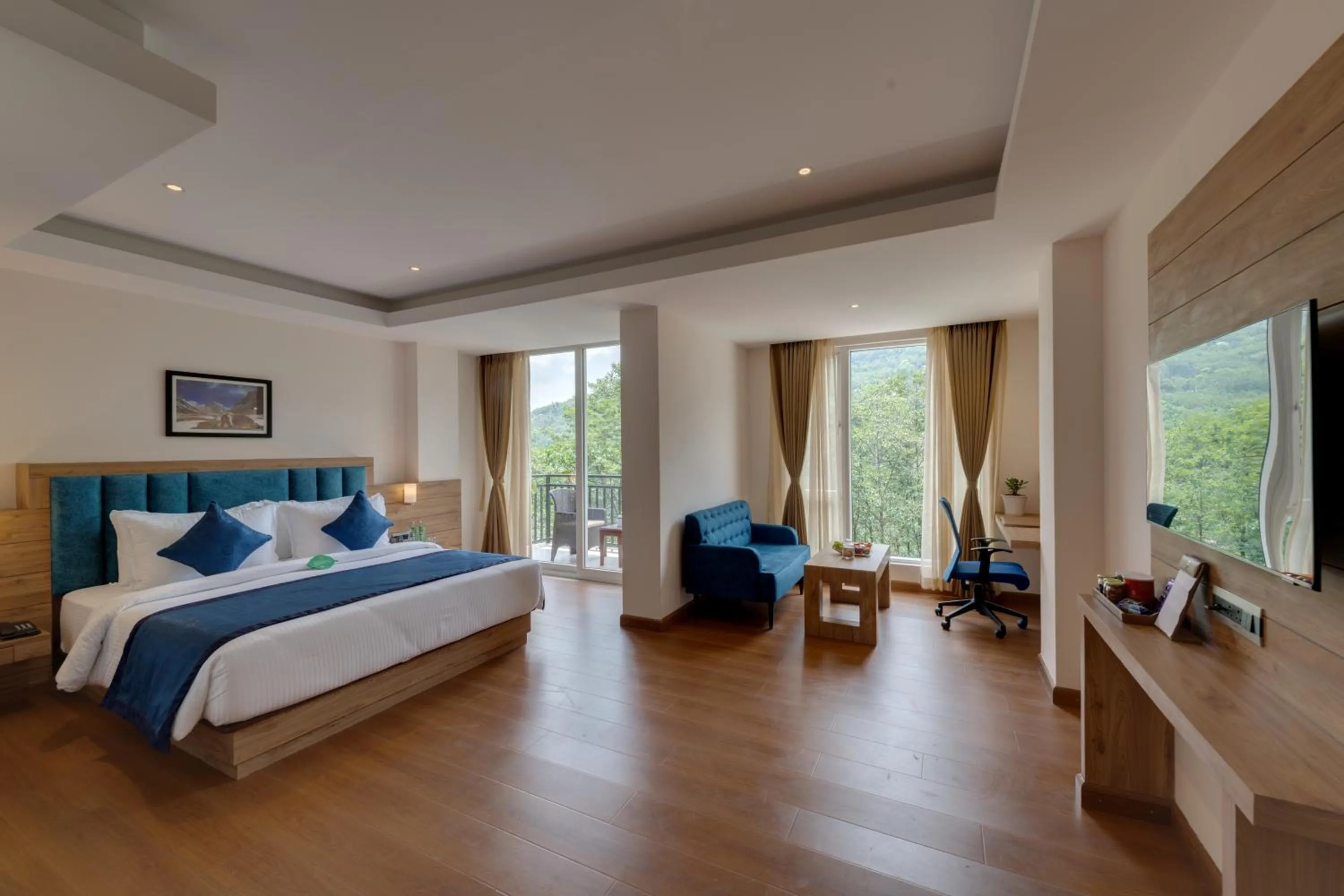 Living room, Bed in Clarion Hotel De Renees Gangtok