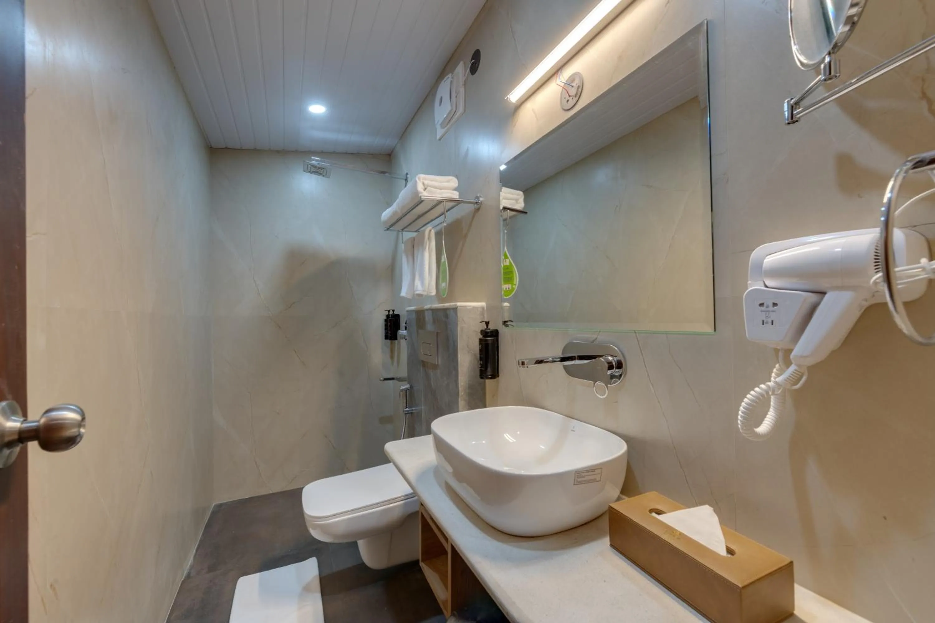 Toilet in Clarion Hotel De Renees Gangtok