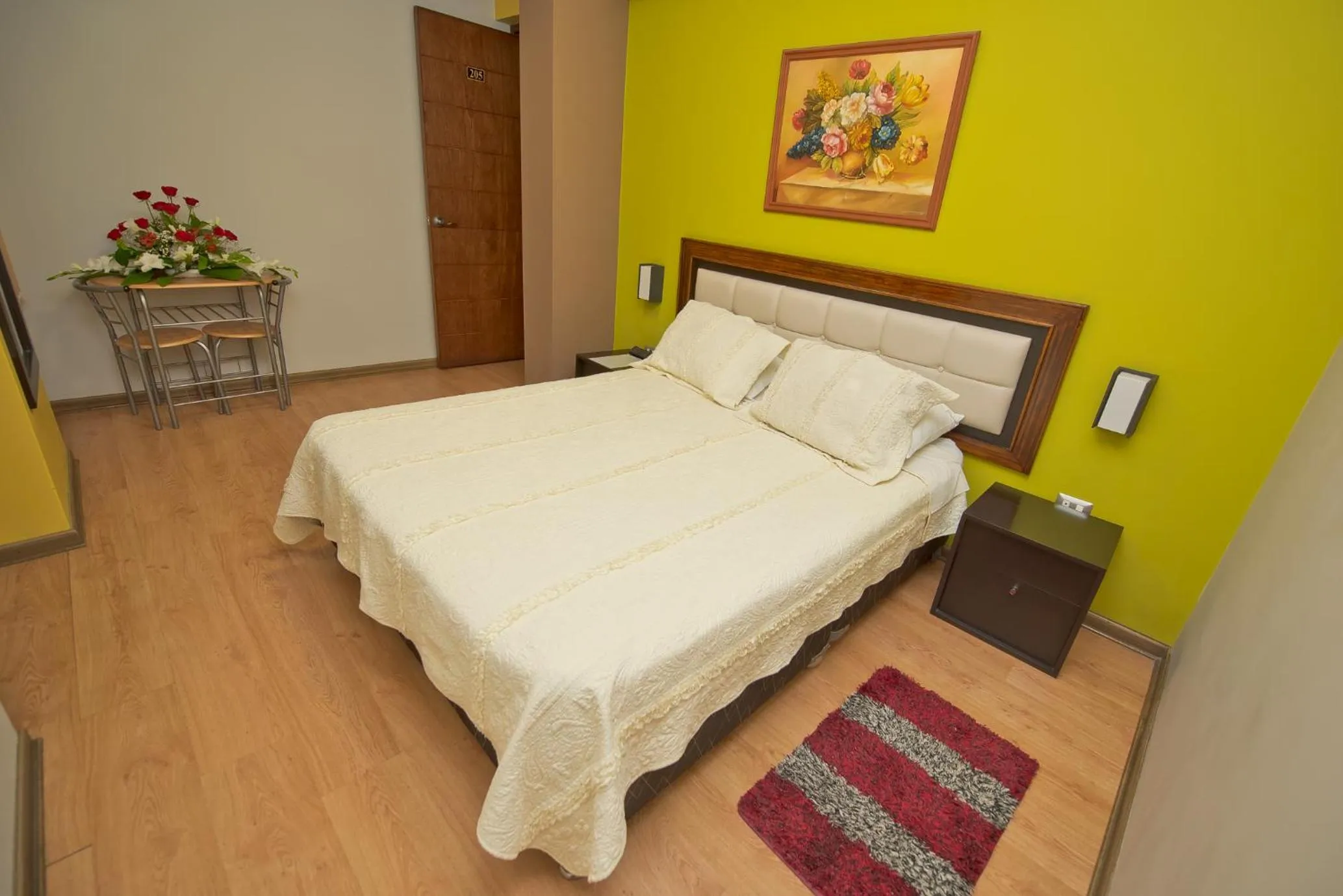 Bed in Plaza Sur Hotel & Suites