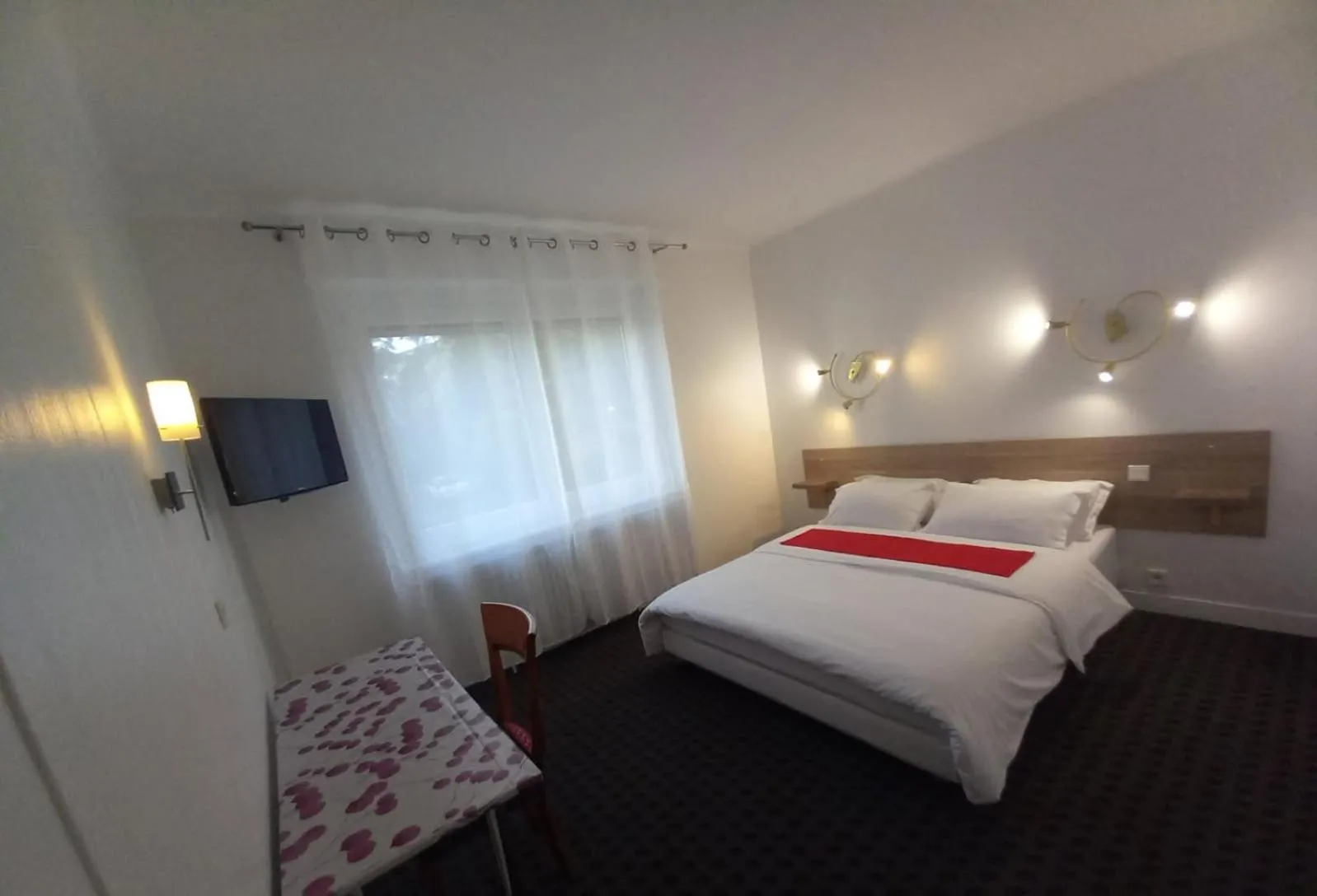 Double Room in Les nouveaux Ambassadeurs