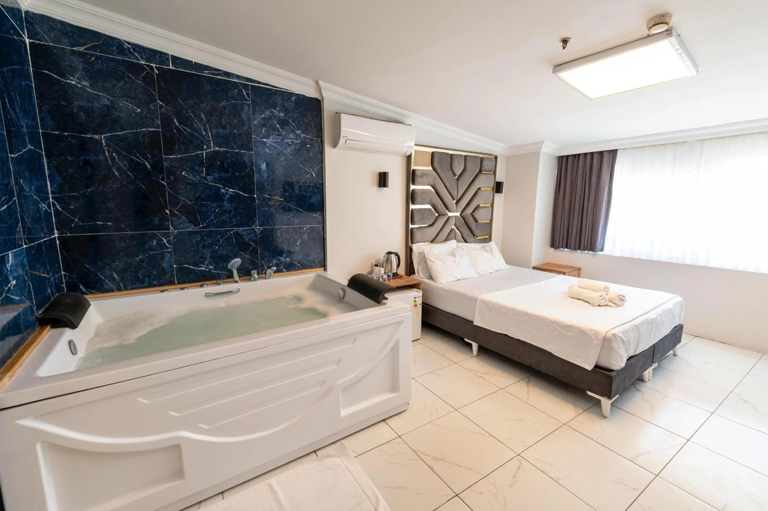 Bed in Highway 34 Hotel