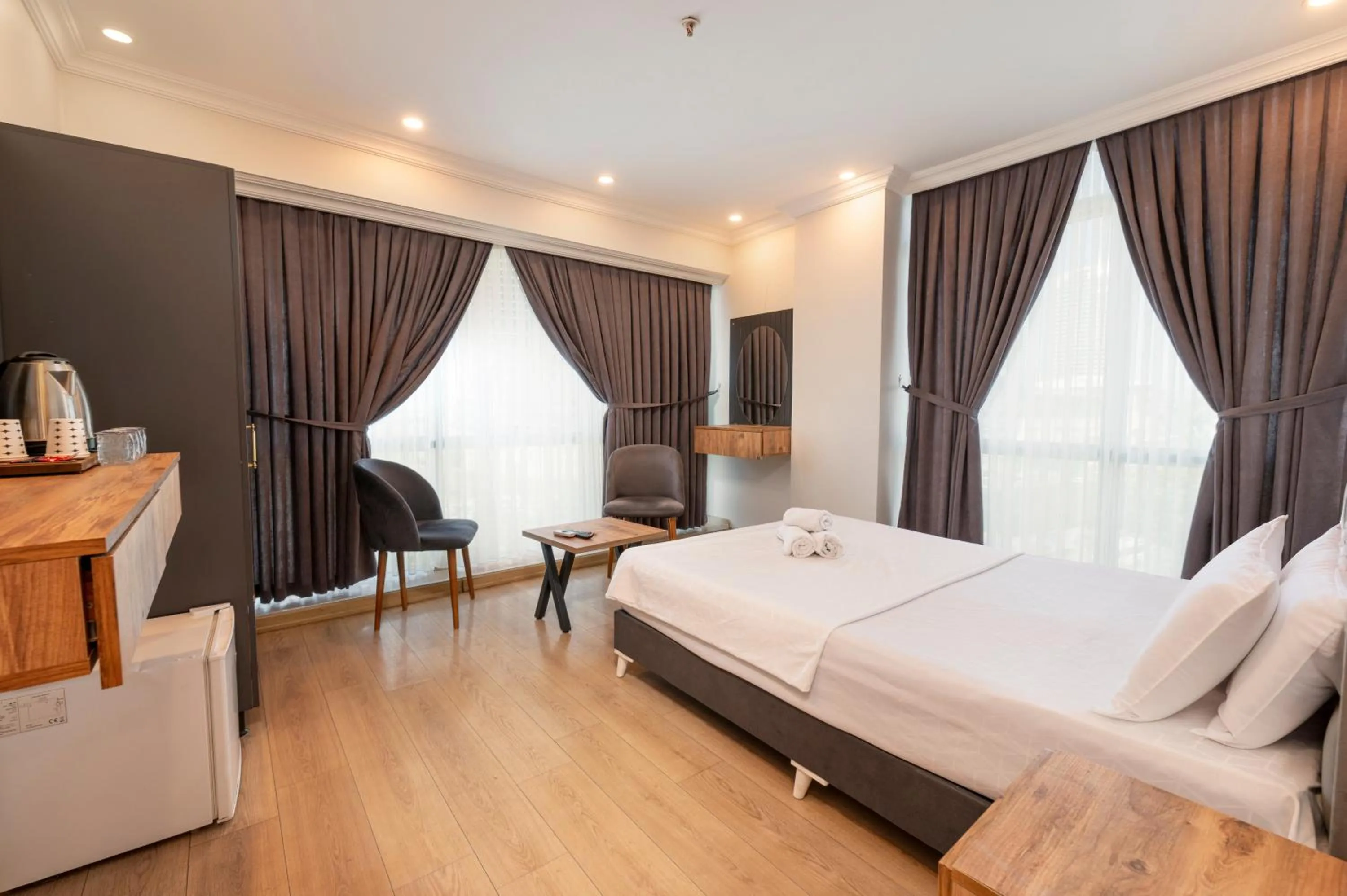 Bed in Highway 34 Hotel