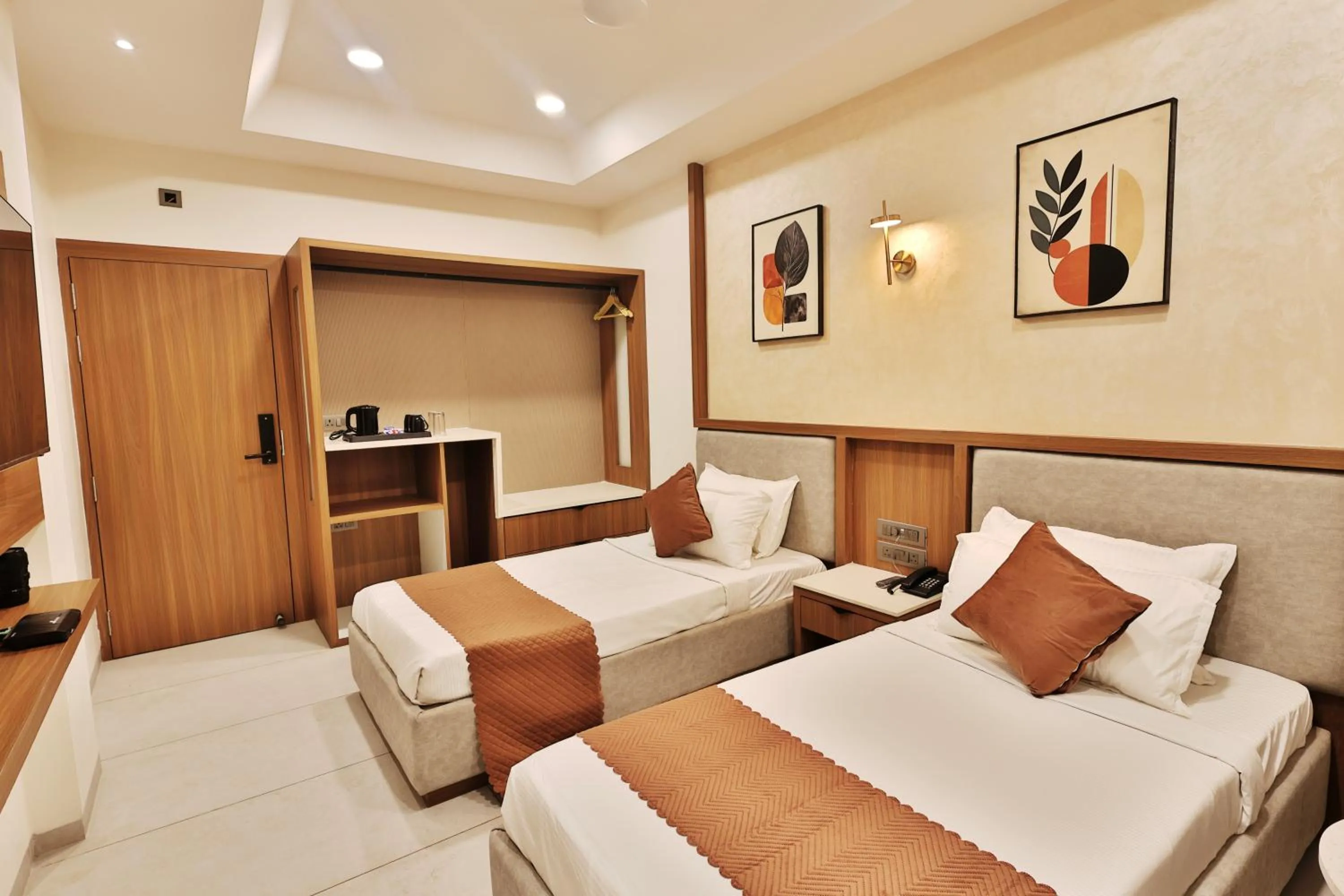 Superior Twin Room in Hotel Skyvista