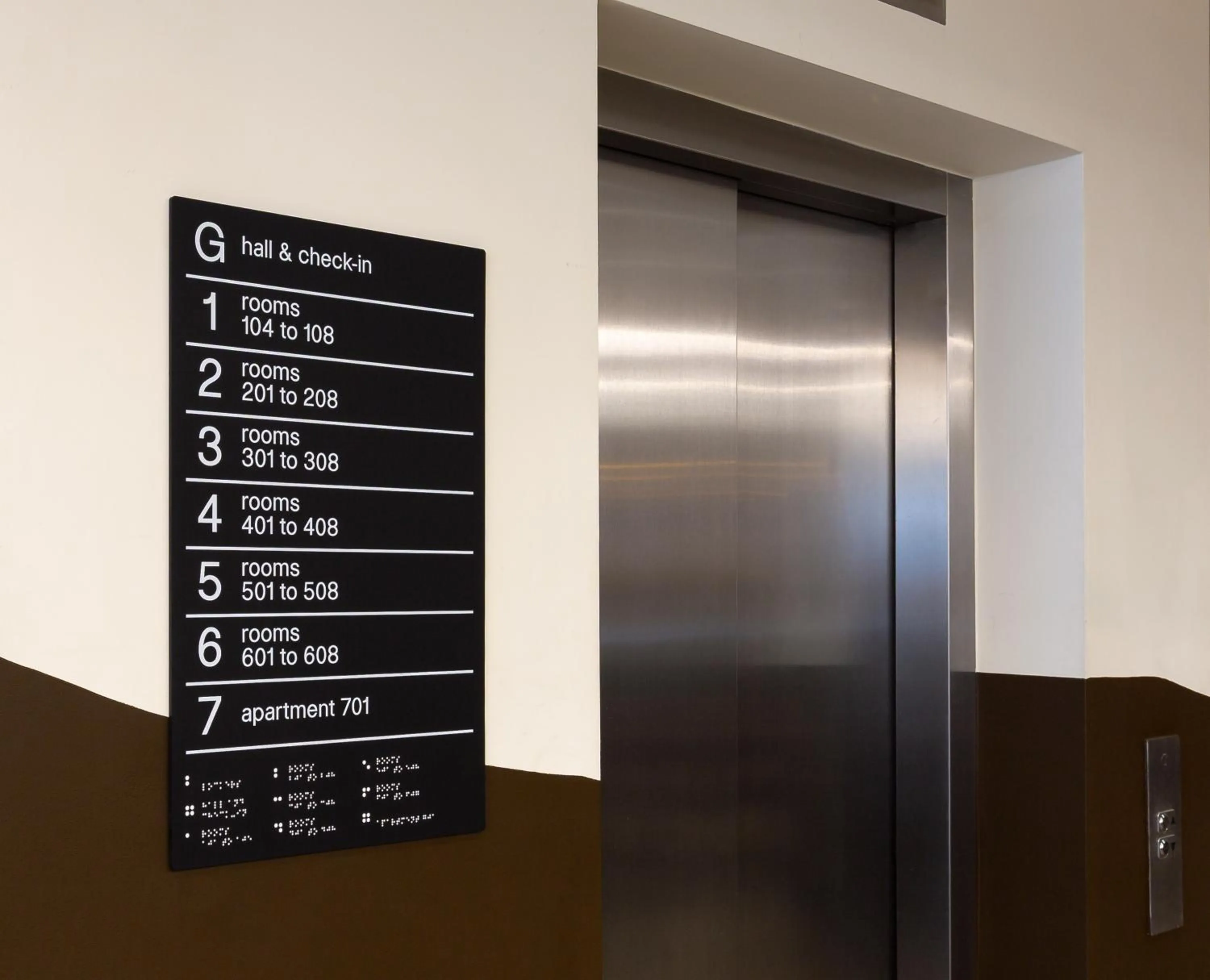 elevator in Líbere London Edgware Road