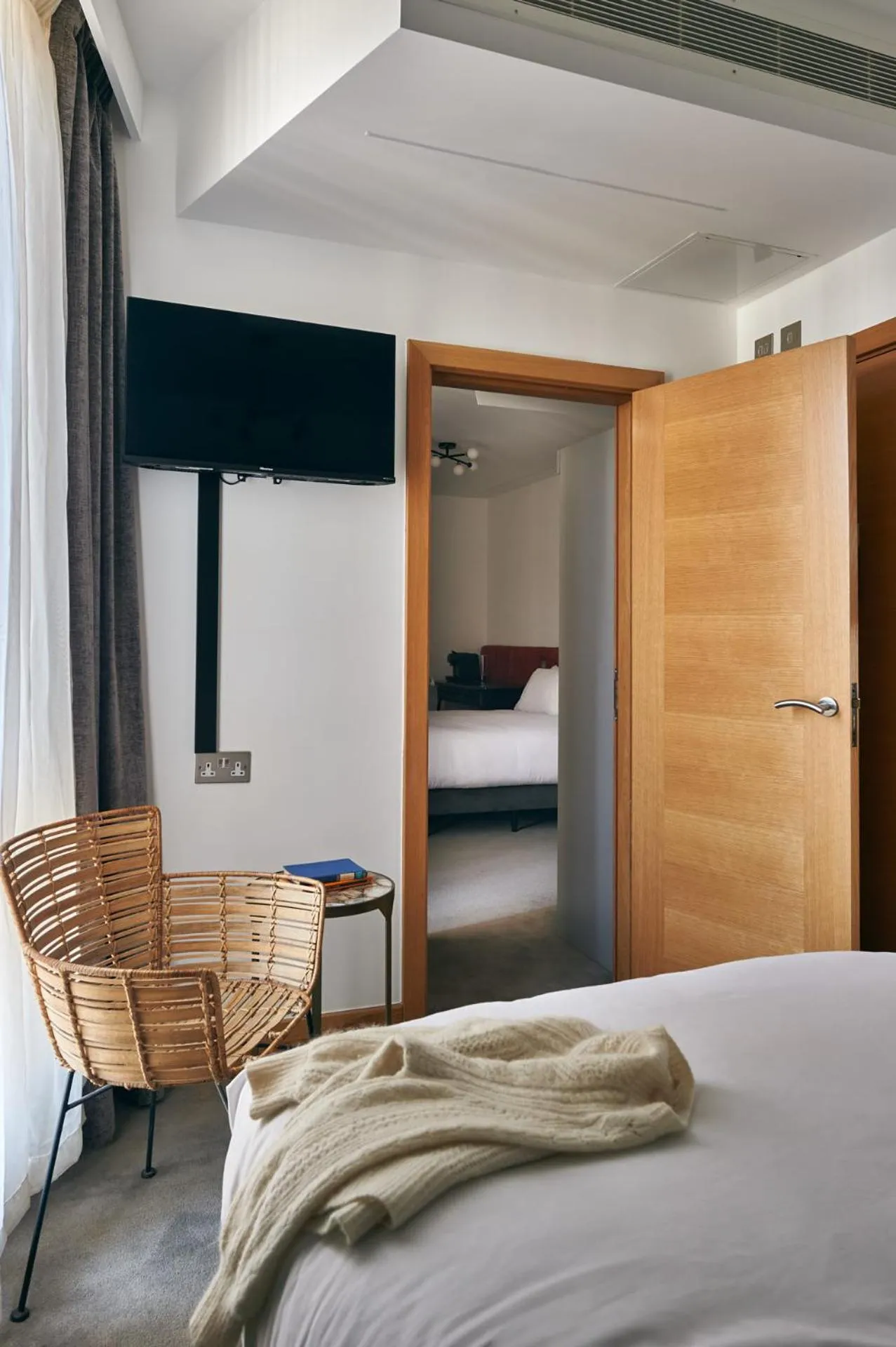 TV and multimedia, Bed in Líbere London Edgware Road