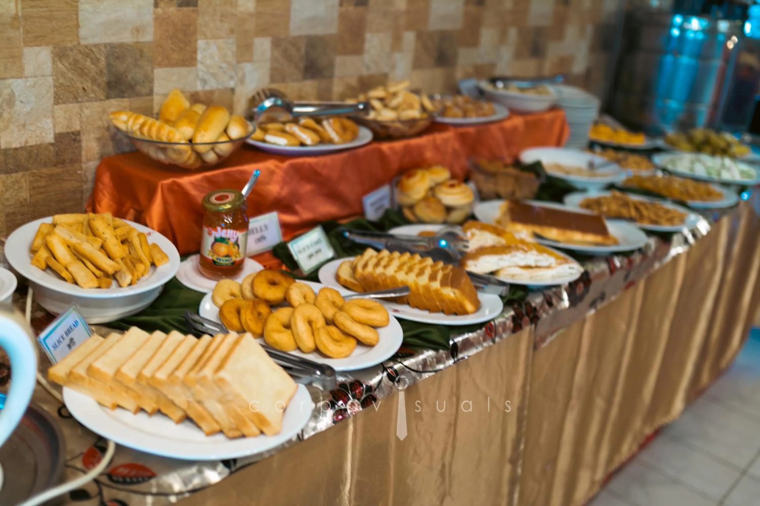 Restaurant/places to eat in SEL Nibash Hotel & Serviced Apartments