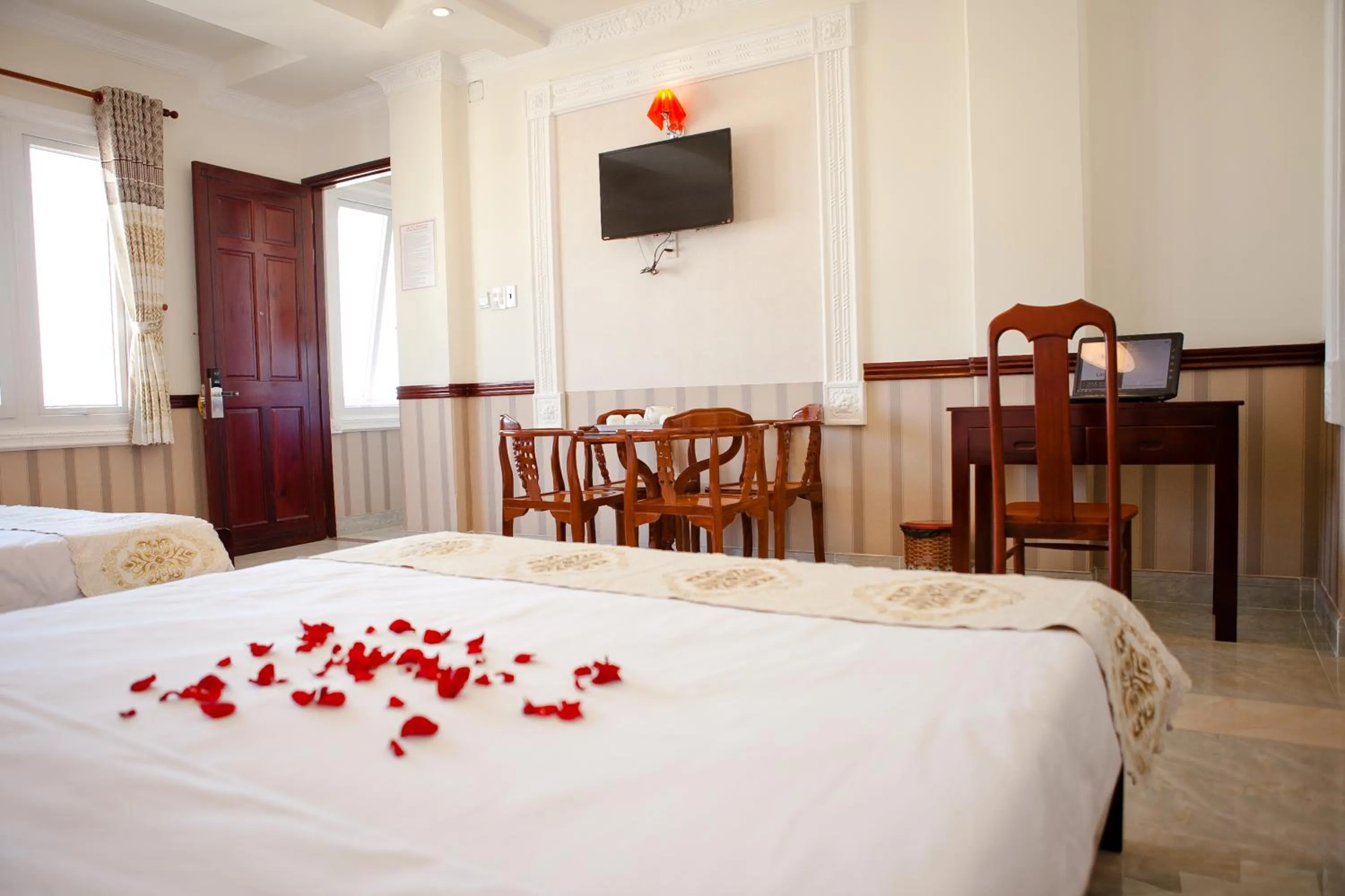 Photo of the whole room, Bed in Ngoc Lam Can Tho Hotel