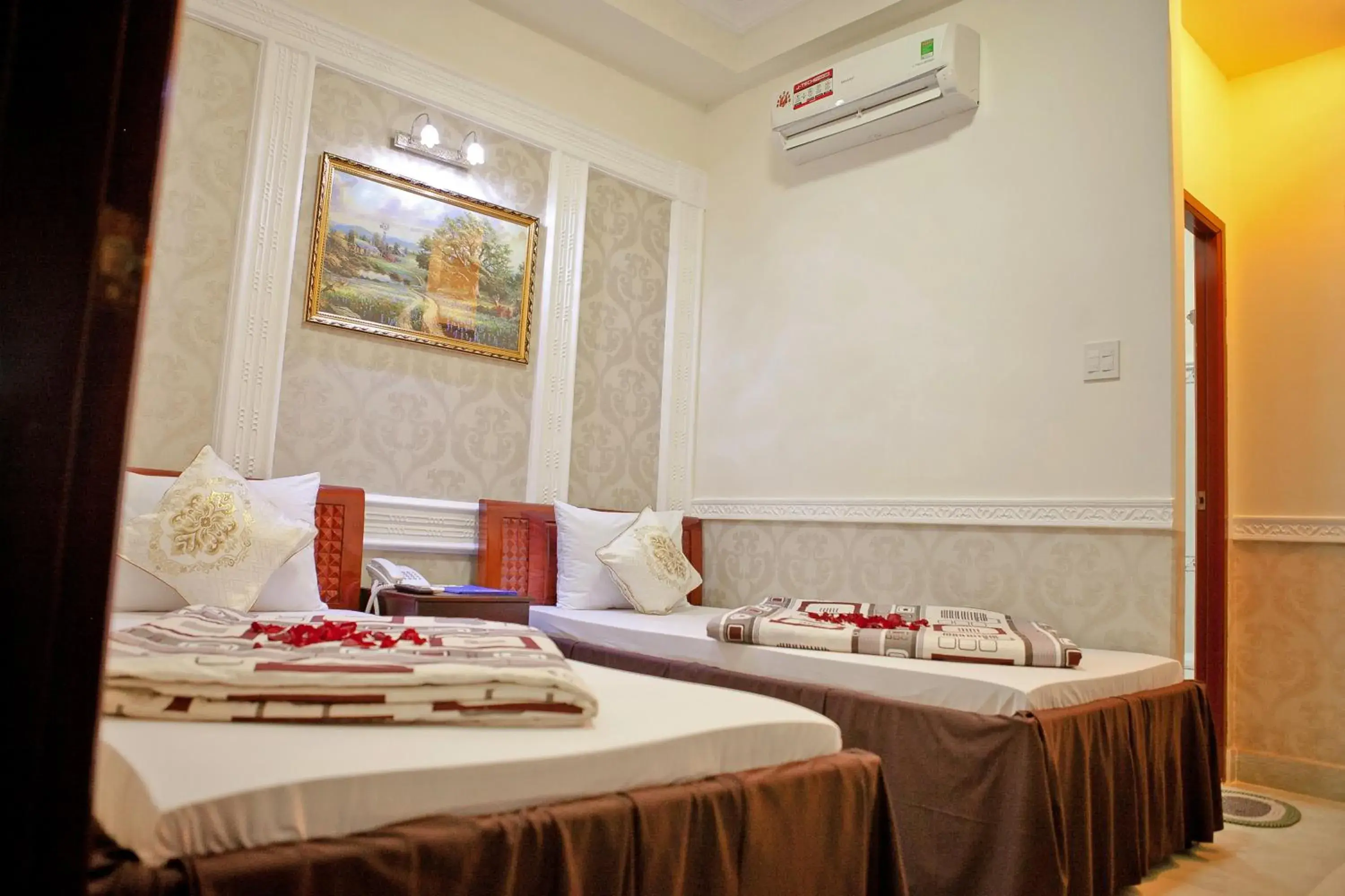 Twin Room in Ngoc Lam Can Tho Hotel Twin Room in Ngoc Lam Can Tho Hotel