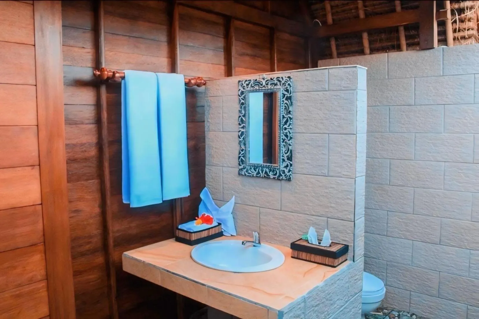 Shower in Harta Lembongan Villas