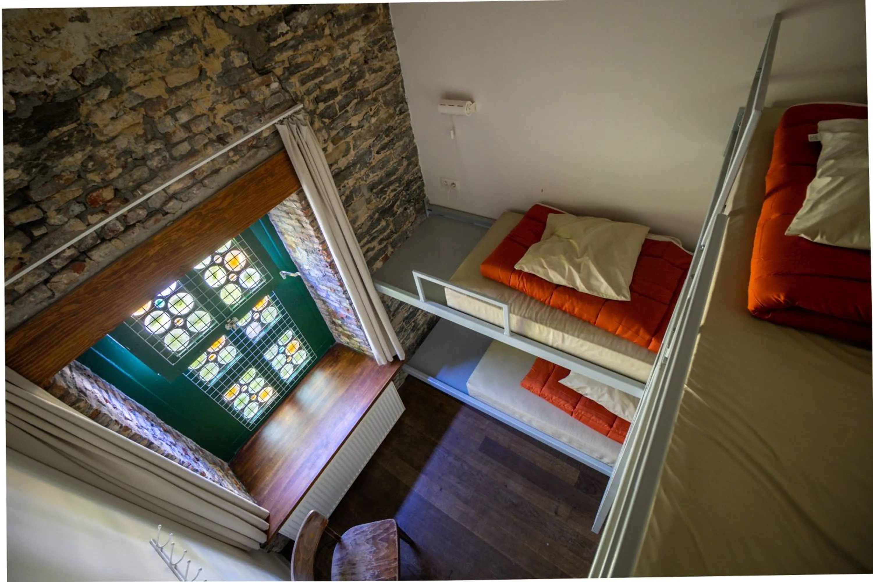 Small 3 bed private room (triple bunk bed) in Hostel Uppelink