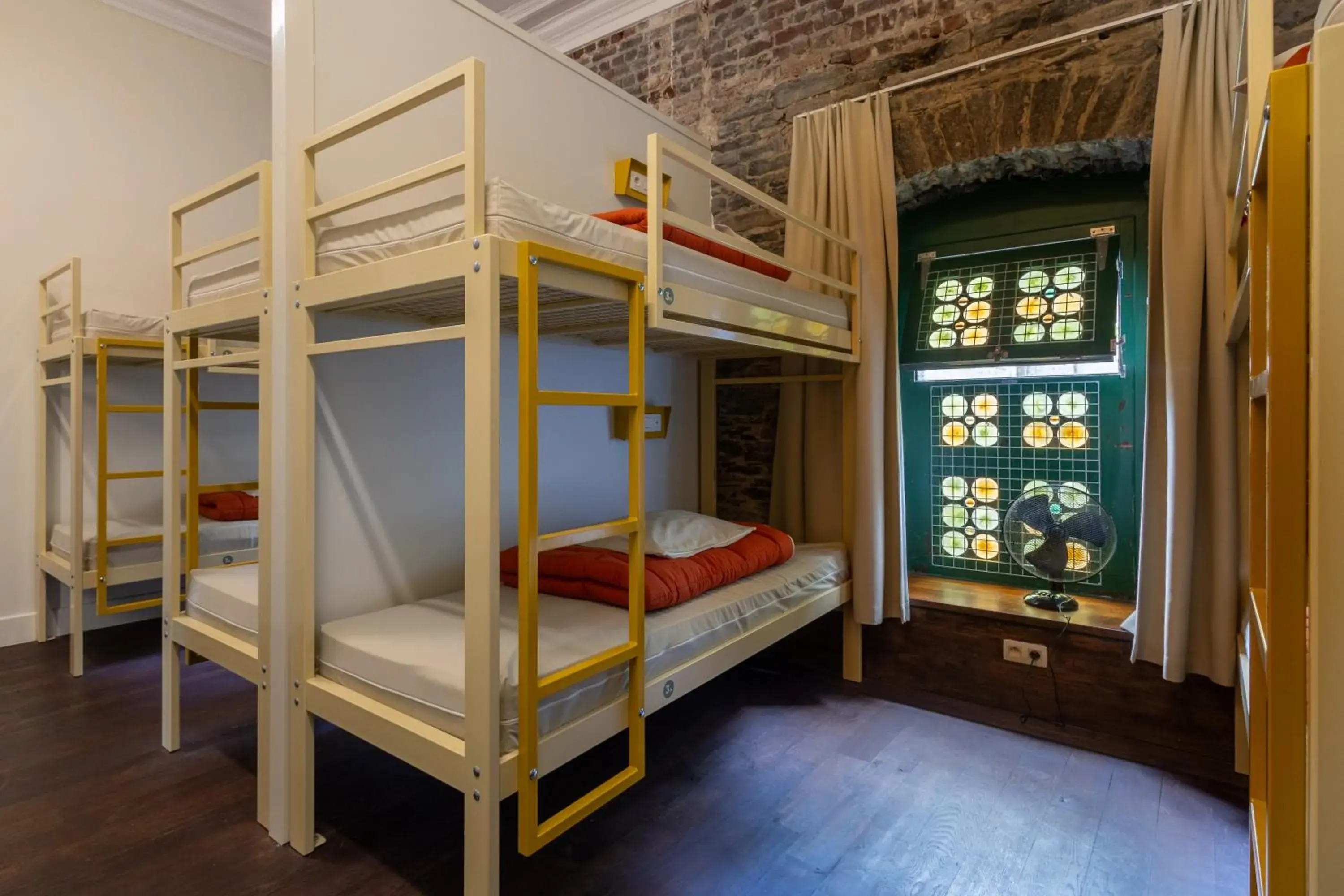 Bed in 8-Bed Mixed Dormitory Room in Hostel Uppelink Bed in 8-Bed Mixed Dormitory Room in Hostel Uppelink