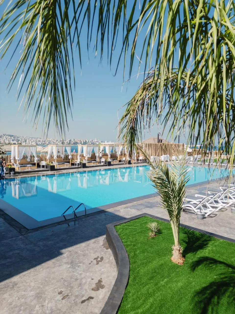 Middle Beach Hotel