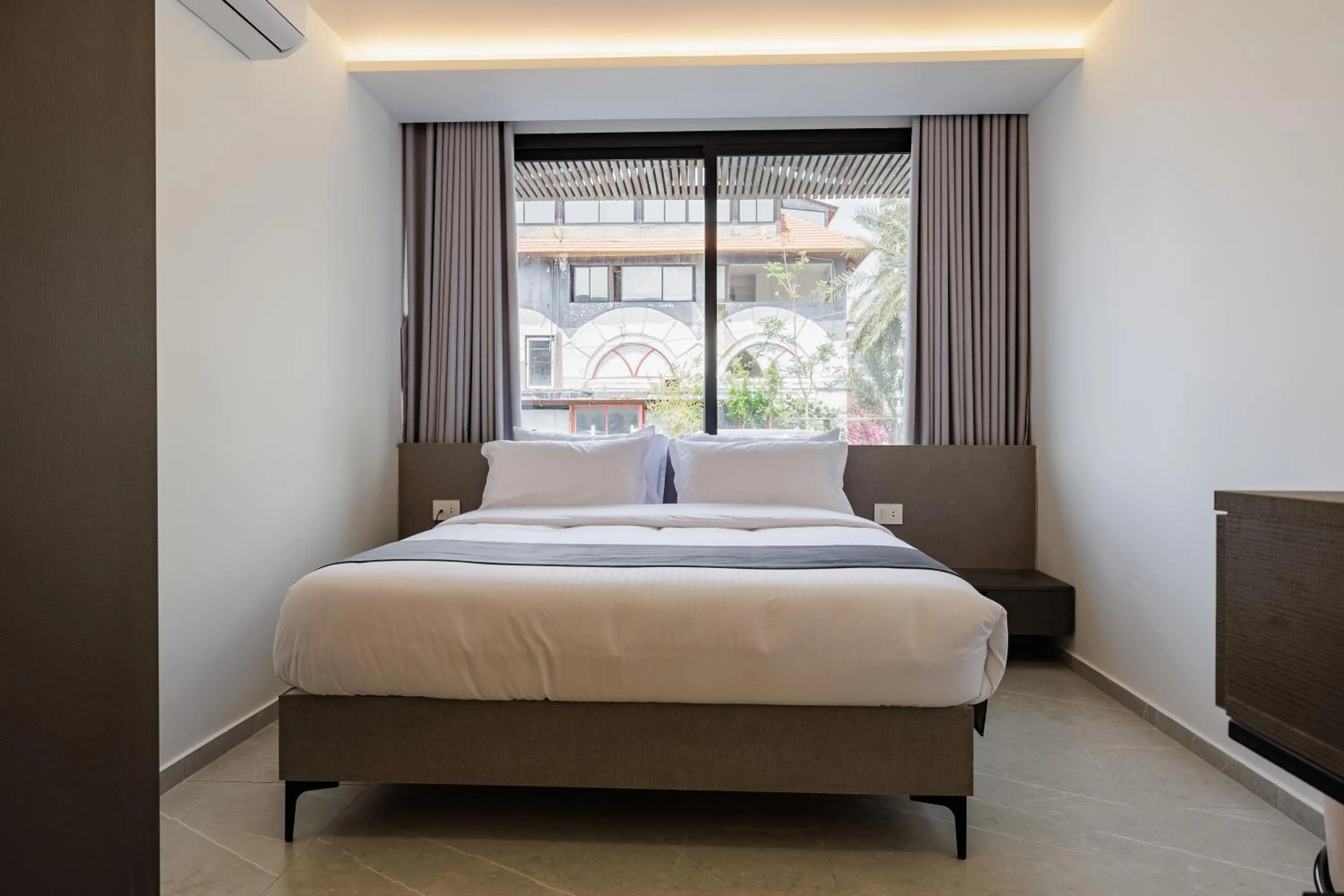 Middle Beach Hotel