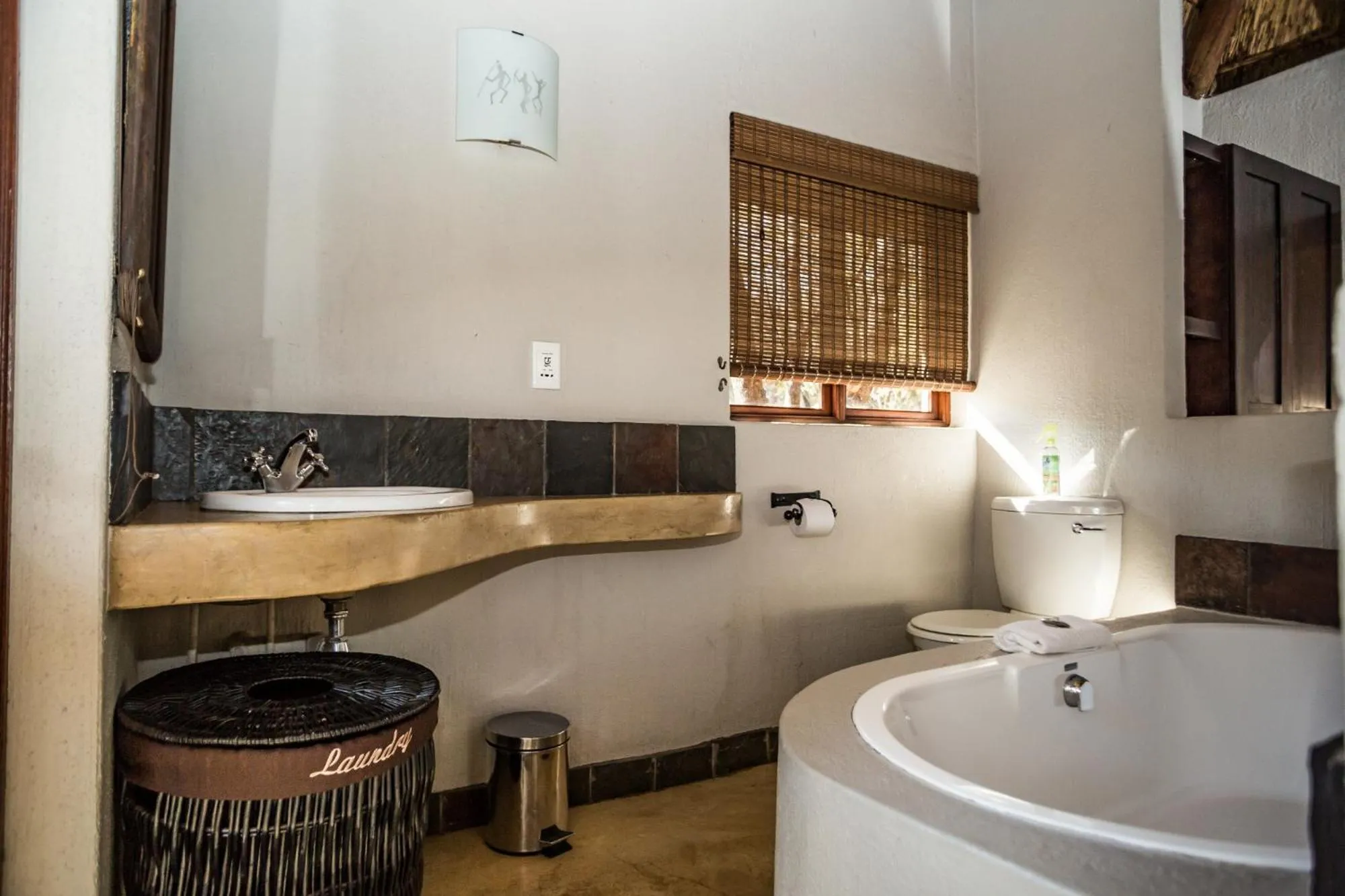 Bathroom in Hoedspruit Raptors Lodge N16