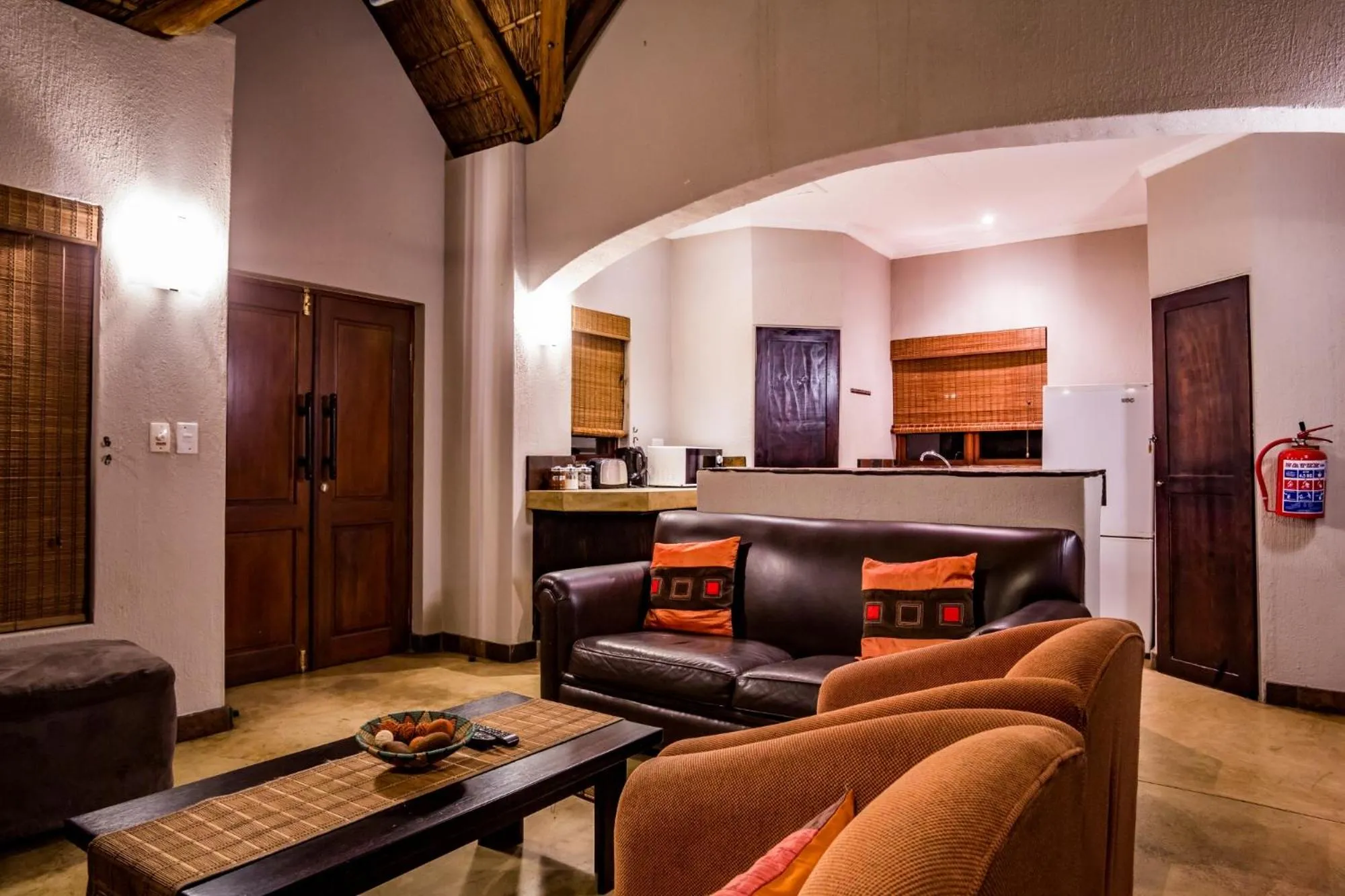 Night in Hoedspruit Raptors Lodge N16