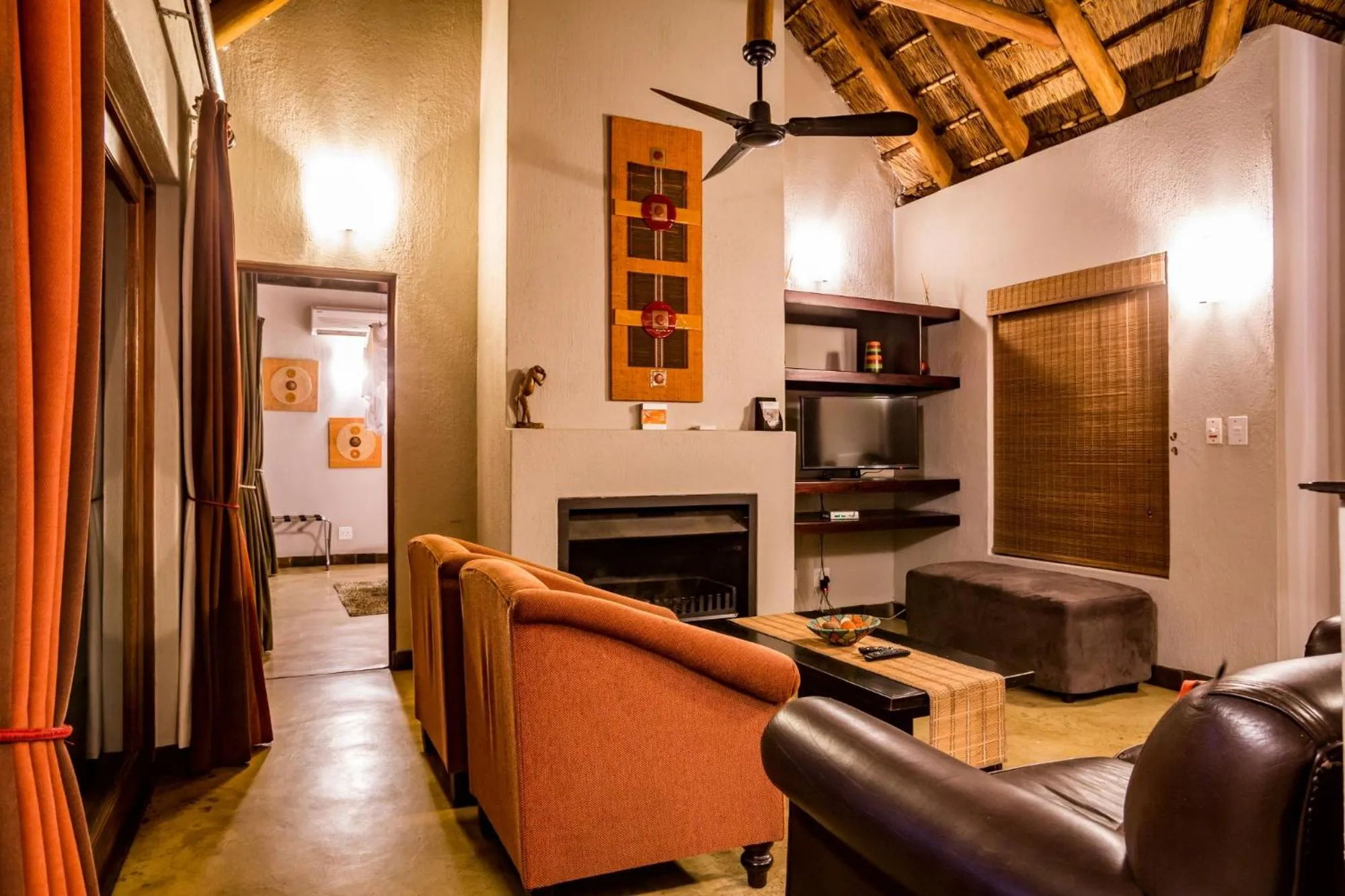 Living room in Hoedspruit Raptors Lodge N16